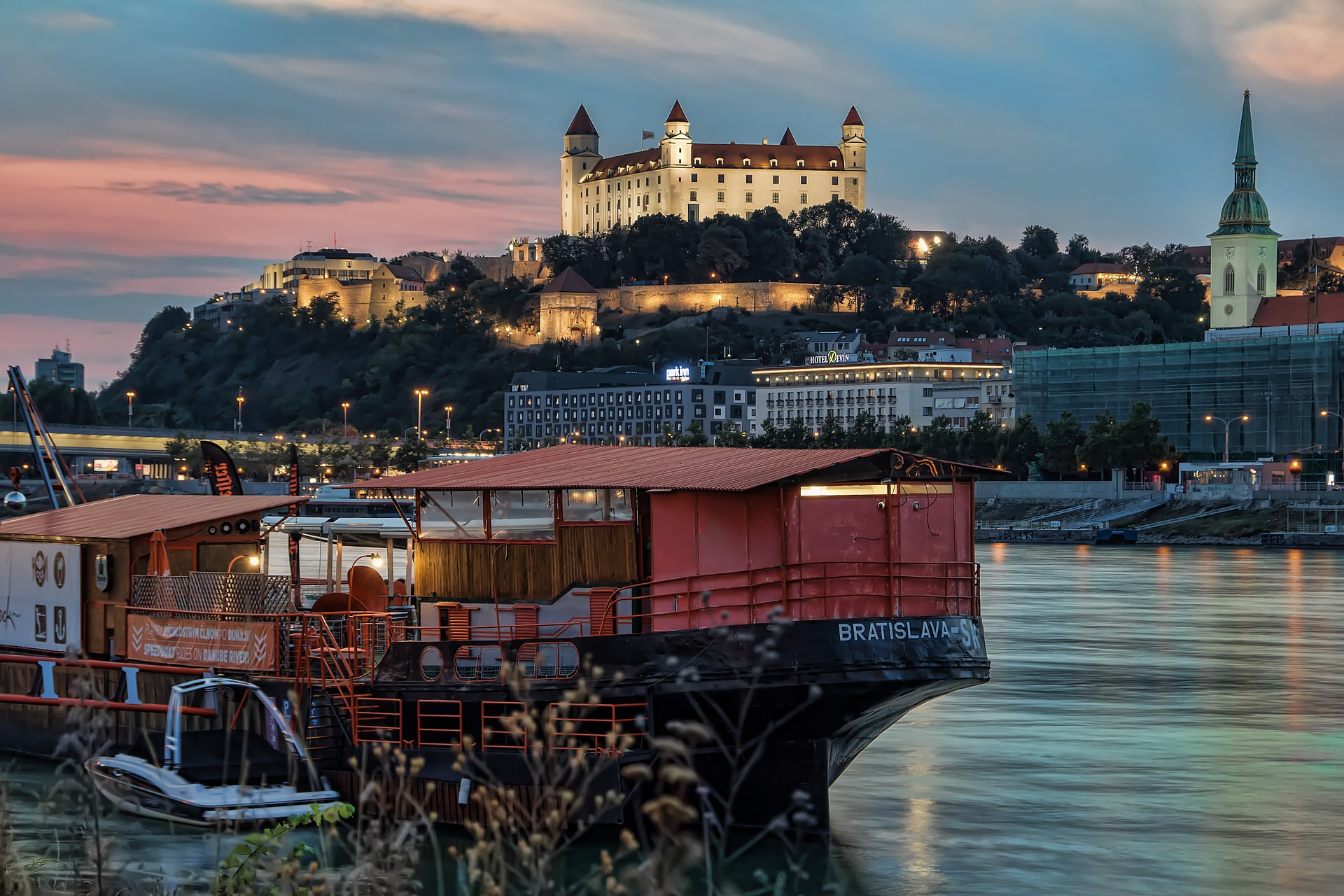 bratislava-pixabay.jpg