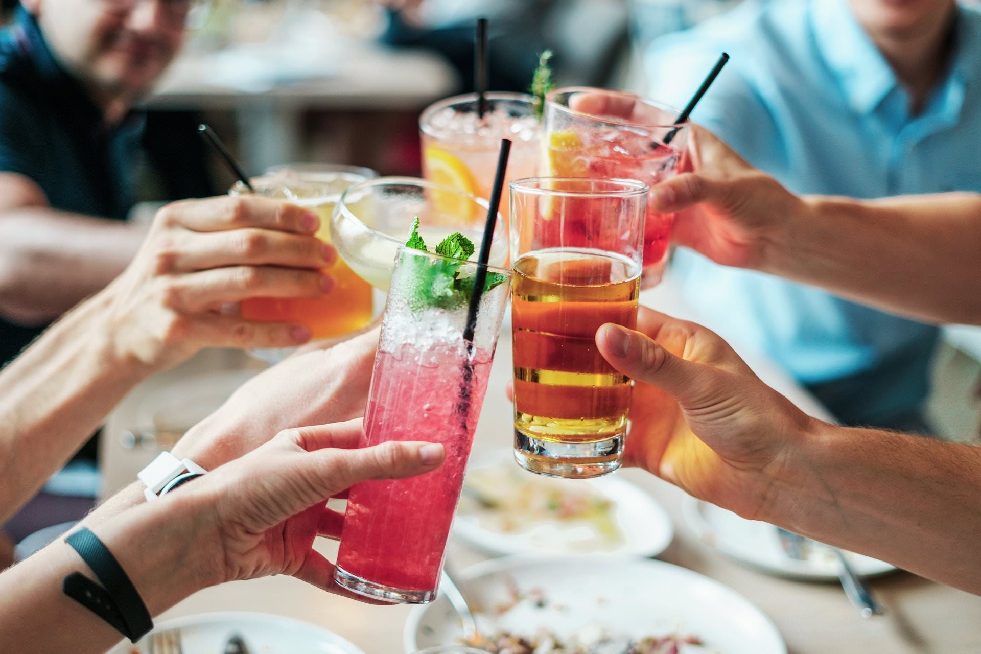 pijenje-alkohol-pixabay.jpg