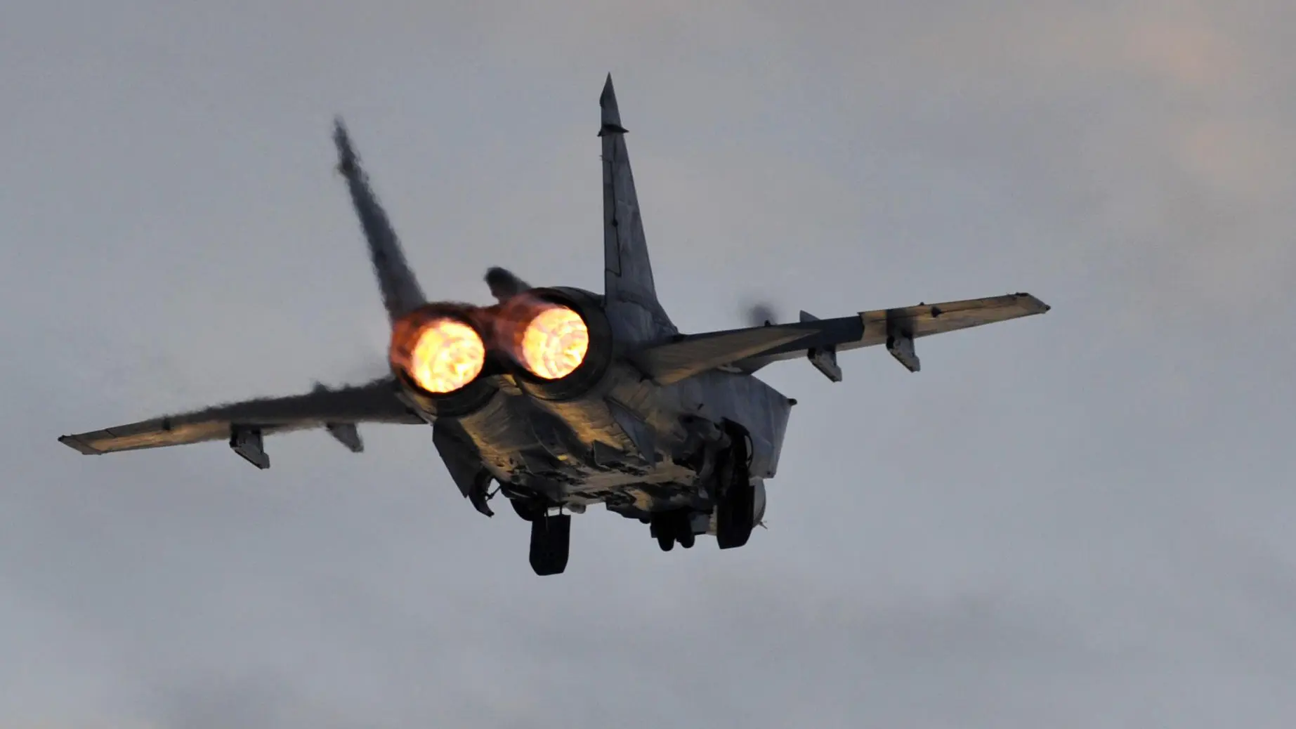 MiG_MiG-31_Rusko vazduhoplovstvo_Severna flota_Foto Lev Fedoseyev_TASS Photo_Newscom_Pixsell (1)-63975a591cce5.webp