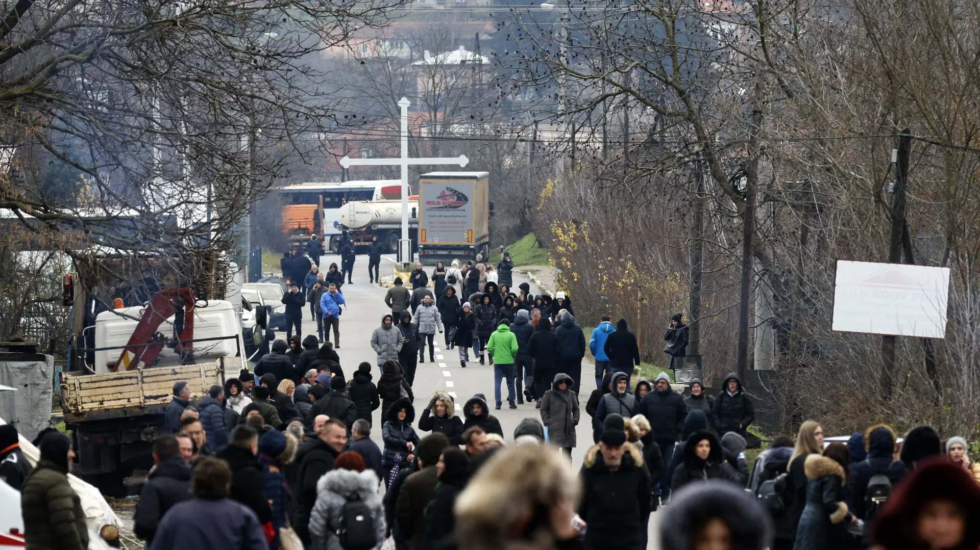 Tan2022-12-1213551456_5 barikade Kosovo KiM Mitrovica AP PhotoMarjan Vucetic-639c140823f4d.webp