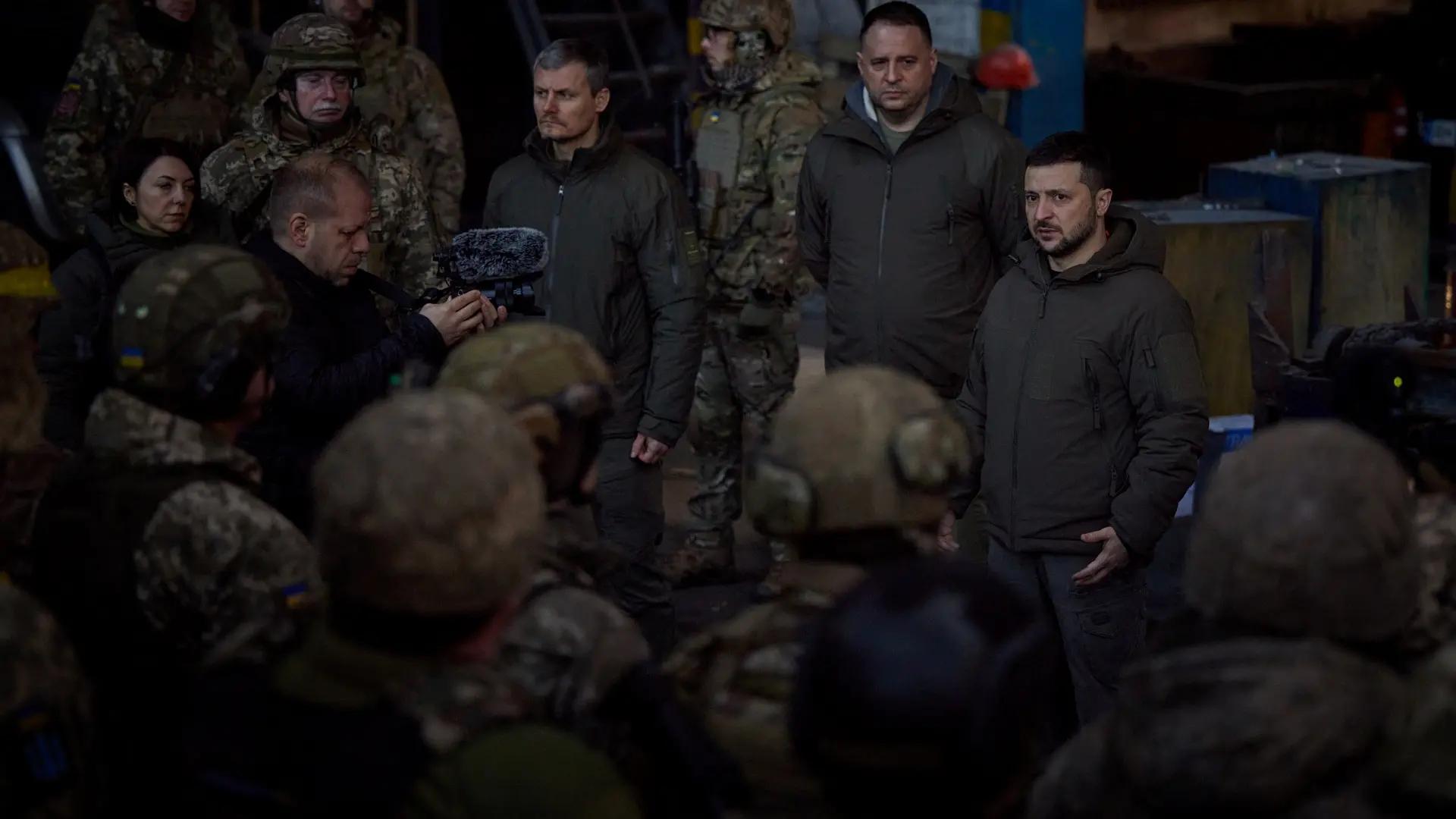 Volodimir Zelenski_Bahmut_2012_2022_Reuters-63a1ad341795d.webp