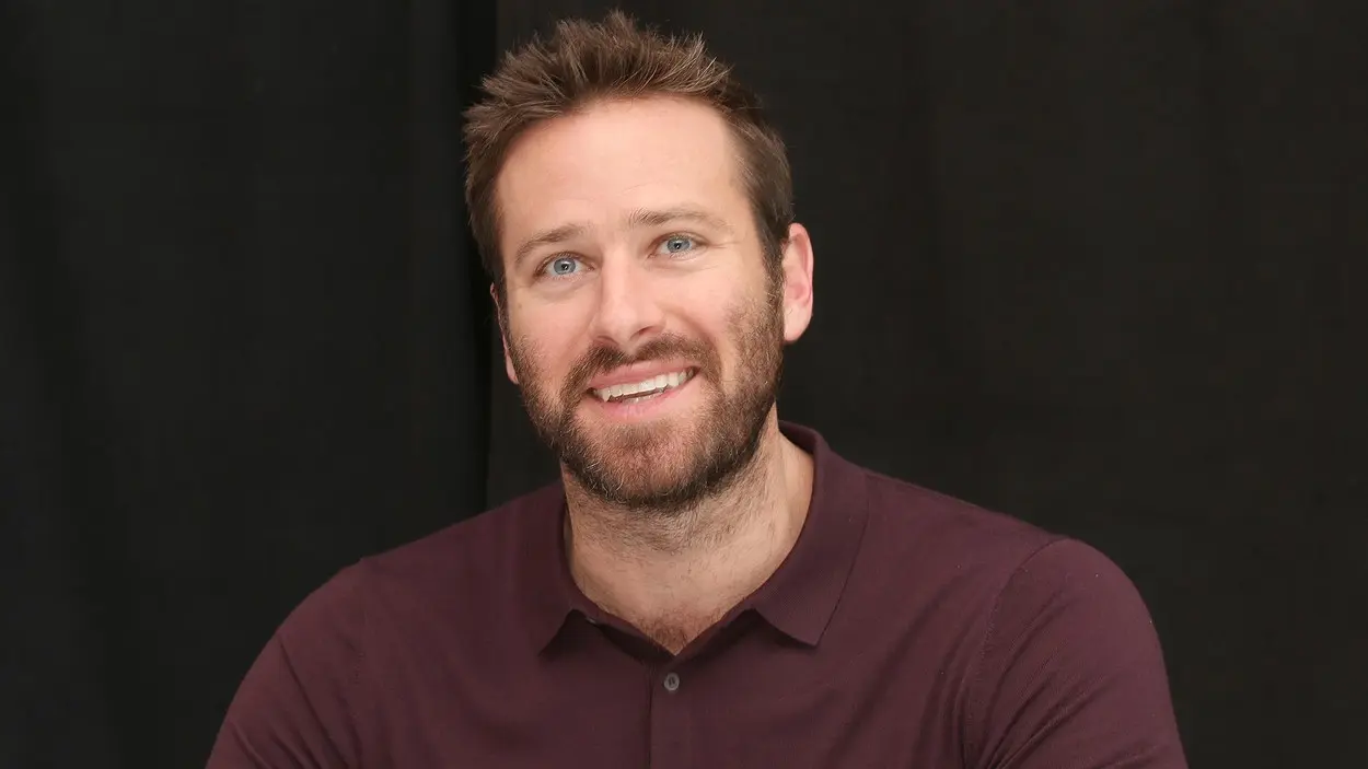 Armie Hammer-63e0eedd735d4.webp