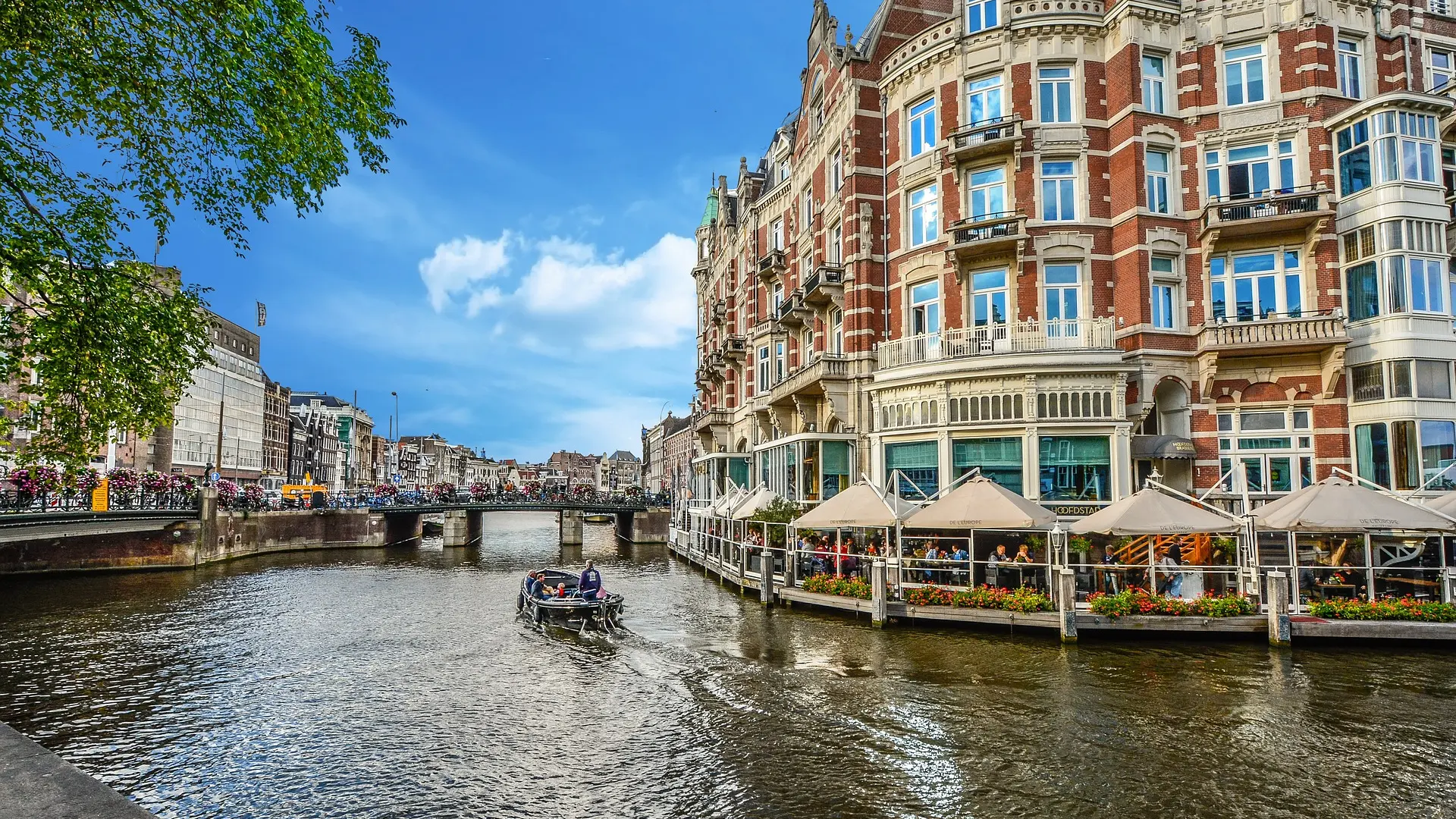 amsterdam-g3d5c6ebb8_1920-63eb67a3a68e7.webp