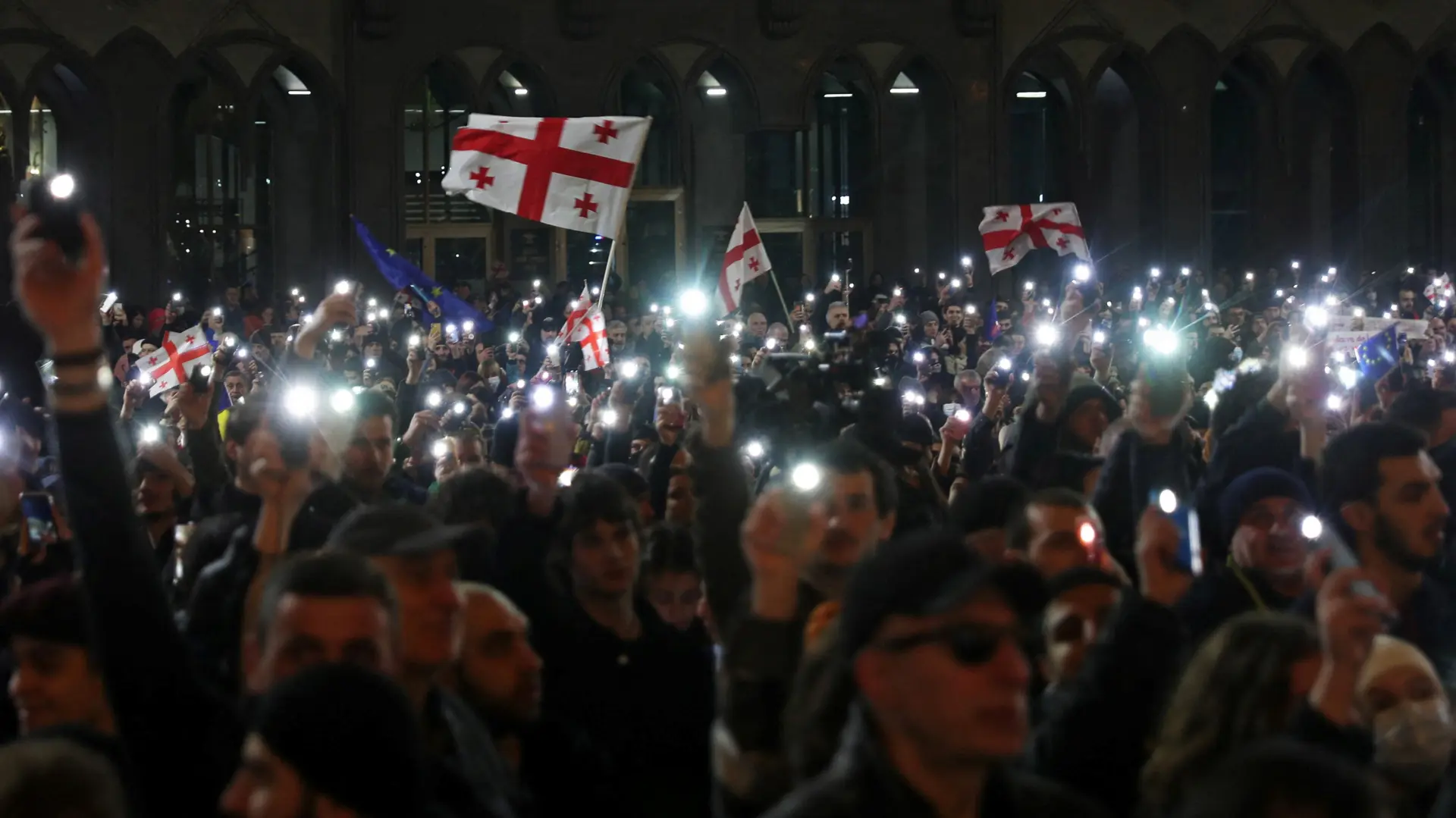 Grizija_demonstranti_proslava_Foto Reuters (2)-640a39ba51768.webp