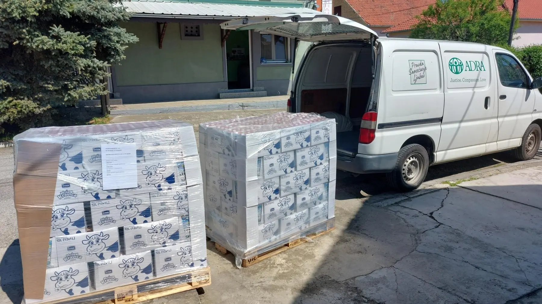 Donacija 100t mleka 02 Banka hrane Vojvodina.-6458e2694276f.webp