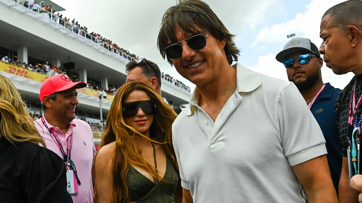 Shakira Tom Cruise-6458fd0e6591a.webp