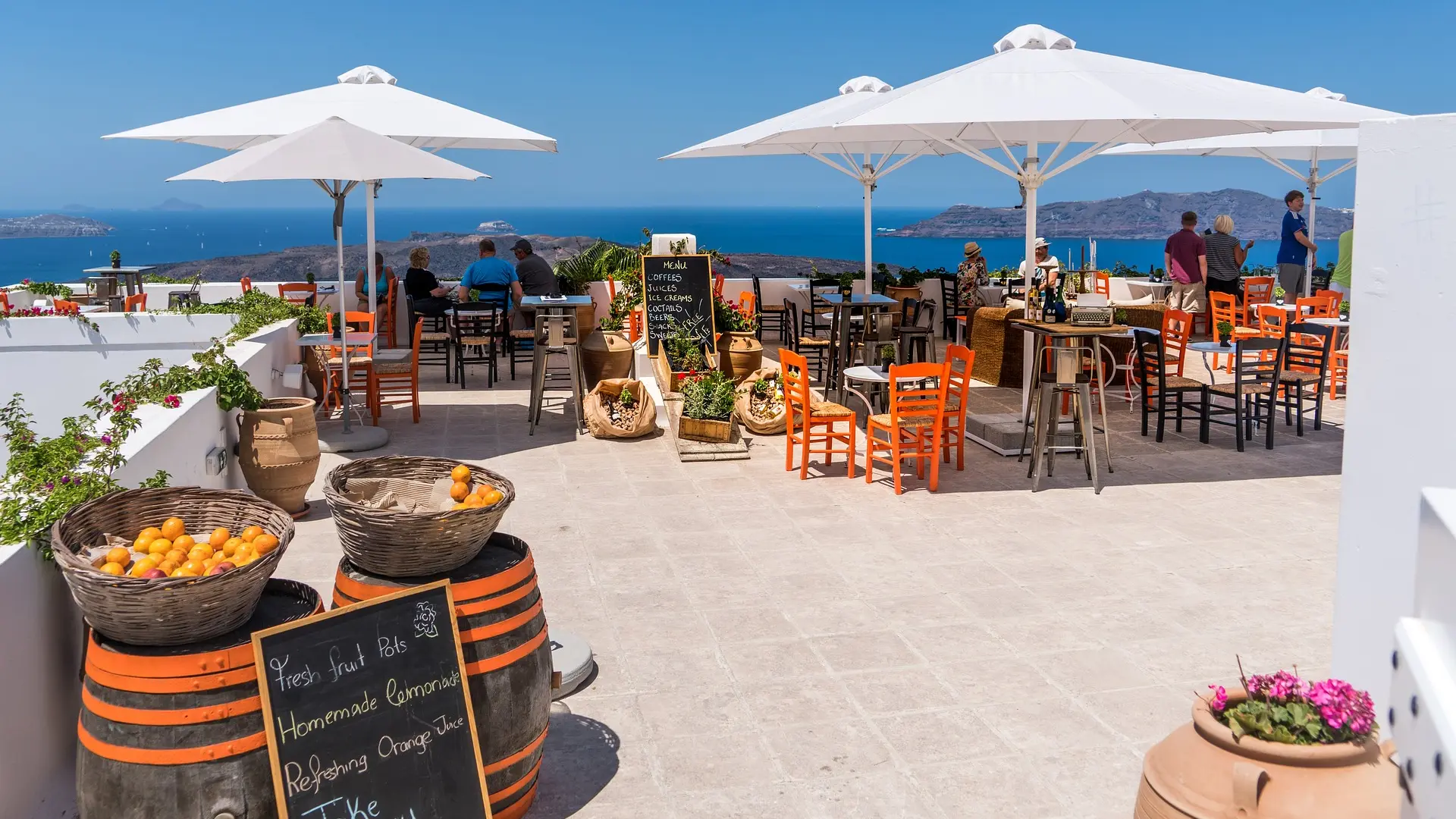santorini-g2841b54f7_1920-6463425159f0e.webp