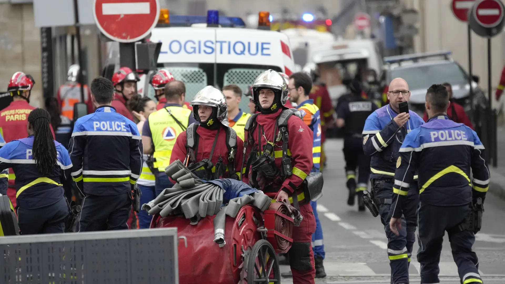 Pariz_eksplozija_Foto Tanjug_AP Photo_Christophe Ena-6493ffe8b9280.webp