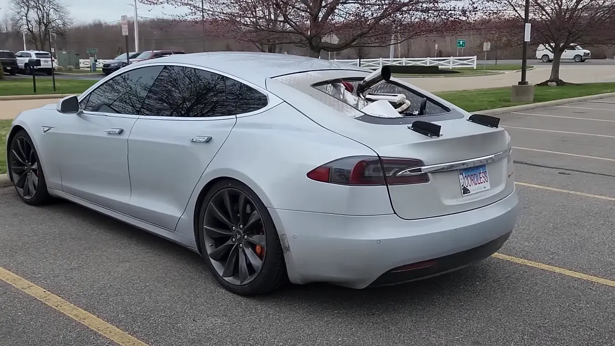 tesla yt-649d88c459836.webp