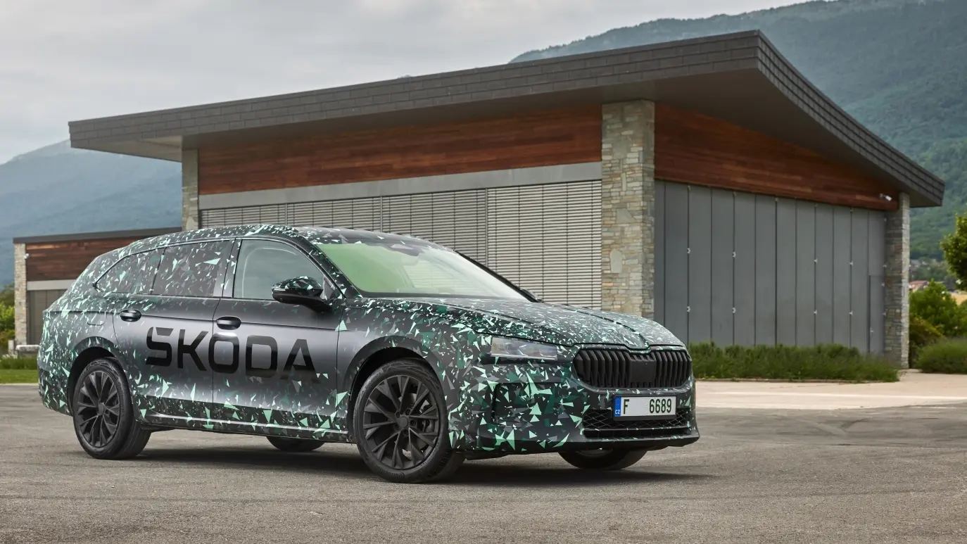 Škoda Superb 2023-64bbca49daf2f.webp