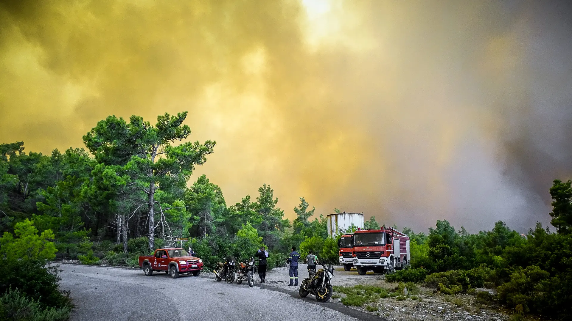 Rodos_požar_vatrogasci_Foto Reuters-64bc2761ddaa0.webp