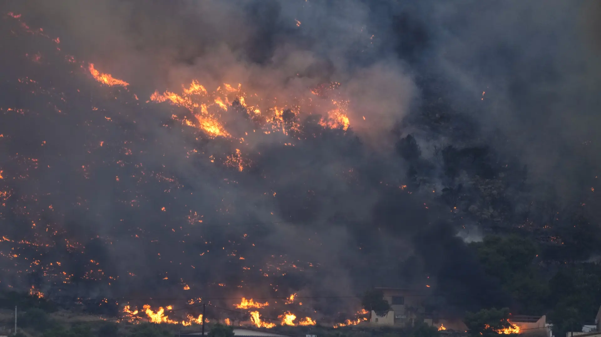 Tan2023-07-1721571795_8 grčka požari AP PhotoPetros Giannakouris-64b65fe044f40.webp