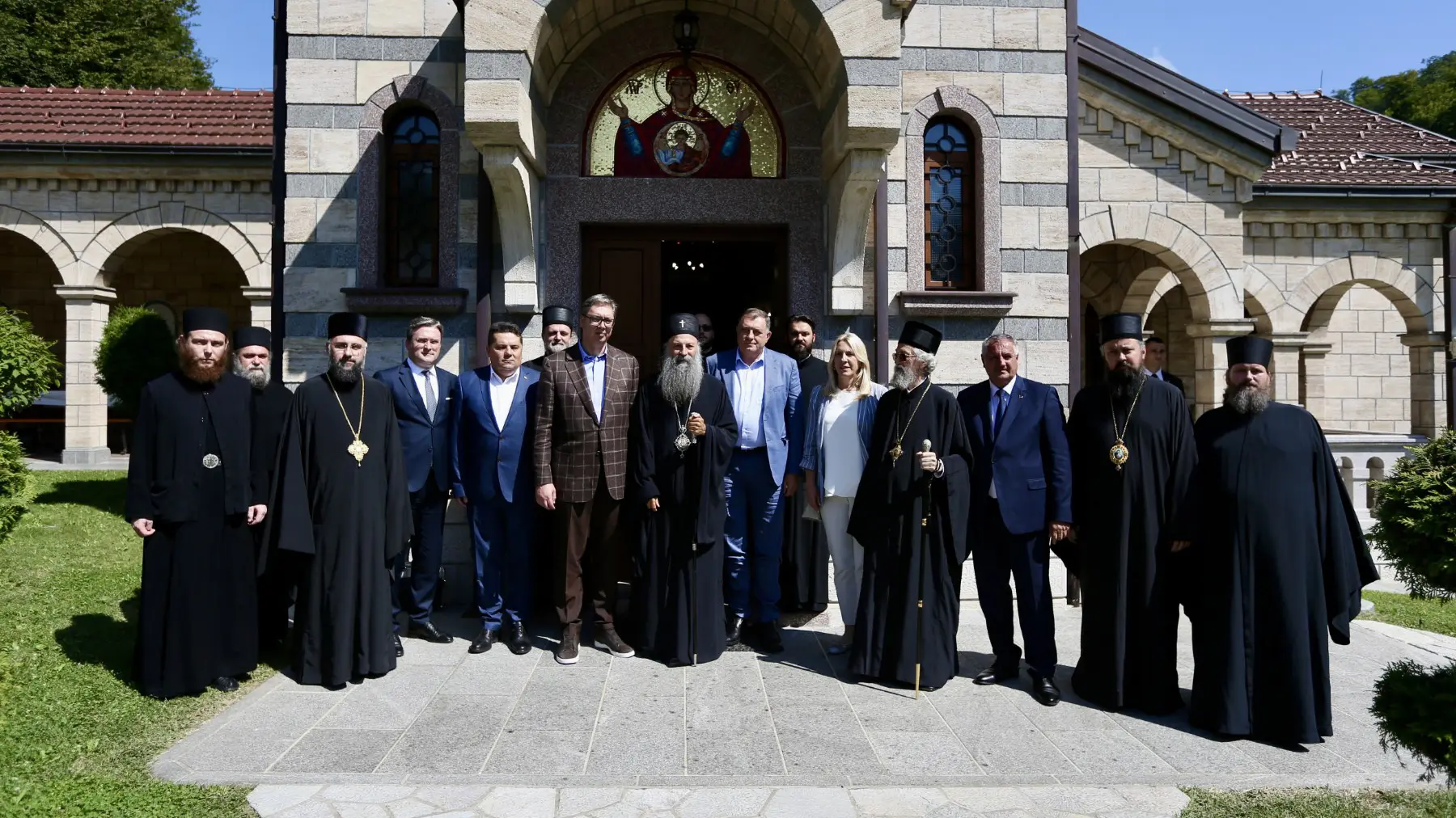 Aleksandar Vučić_patrijarh Porfirije_manastir Osovica_Milorad Dodik_Foto Tanjug_SRNA_Borislav Ždrnja-64cbbfc39d33c.webp