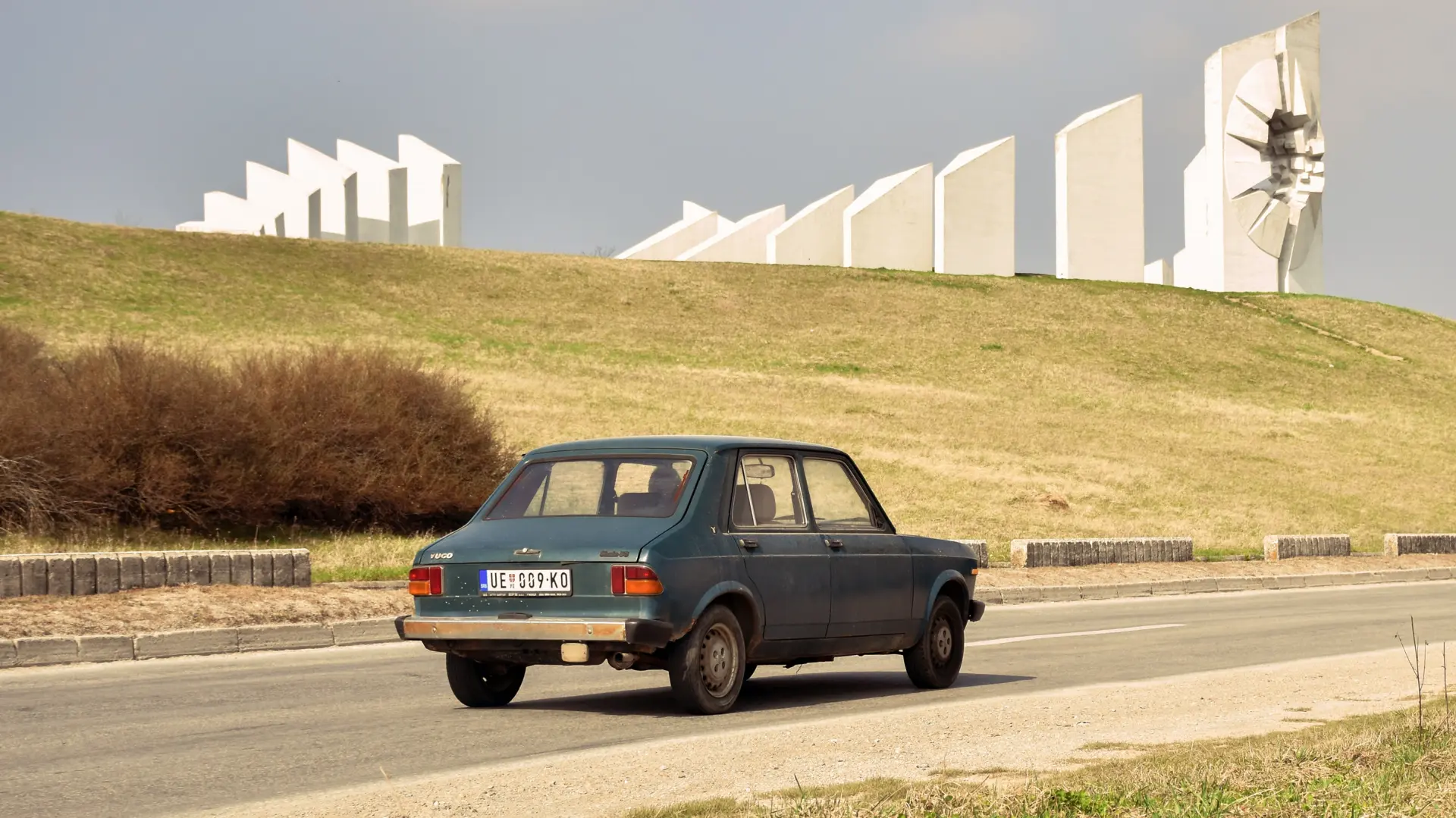 Zastava 101_Kec_Stojadin_Kadinjača_Foto Unsplash-64e26f2aa6d25.webp