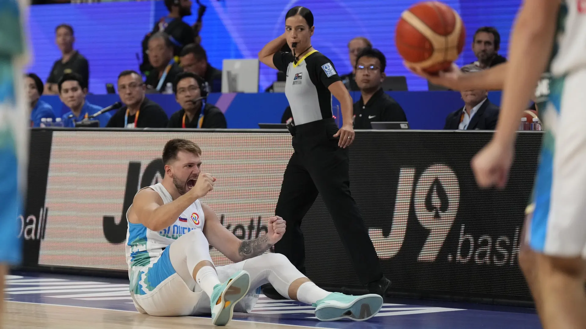 Tan2023-09-0115271613_7 luka dončić AP PhotoHiro Komae-64f1ff85b73ba.webp