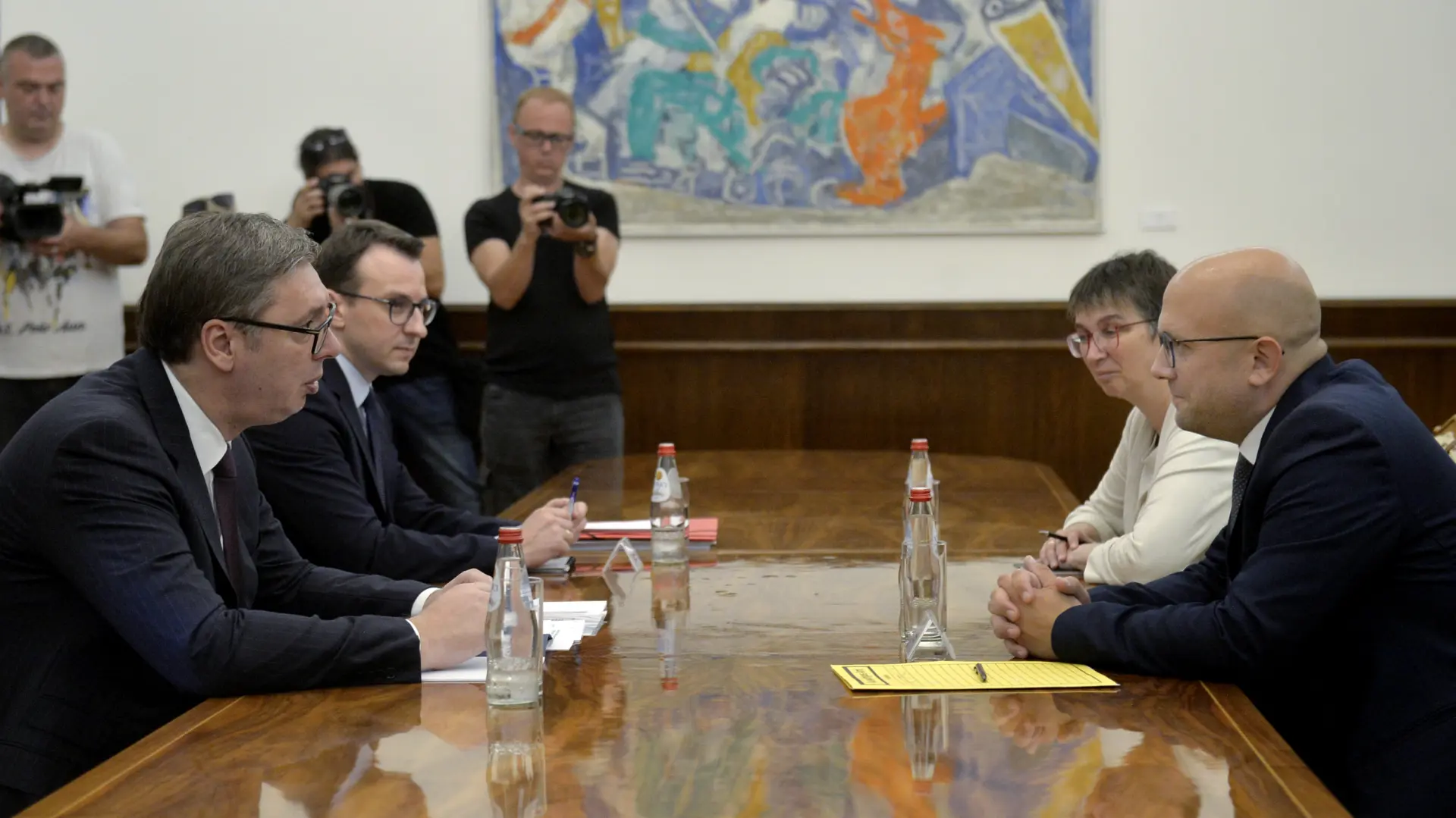 Tan2023-09-1509281370_6 rade prelić aleksandar vučić i manuel saracin-65042385aa983.webp