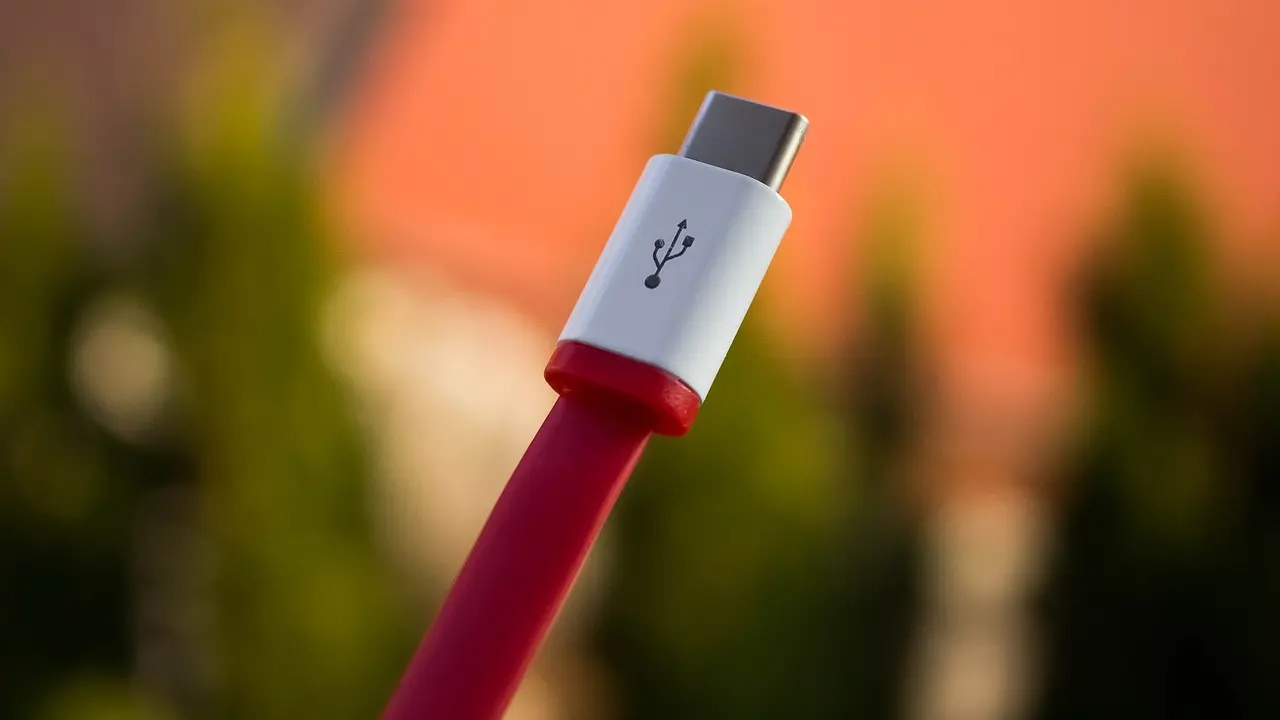 usb c punjač pixabay-65059f932d8d6.webp