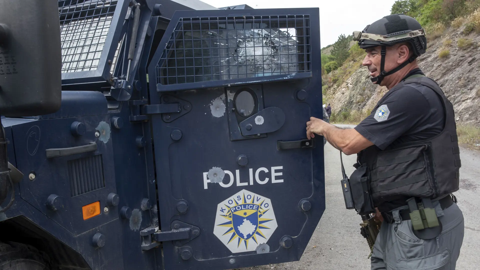 Tan2023-09-2715133232_5 kosovska policija KiM (AP PhotoVisar Kryeziu)-652a7db74d21a.webp