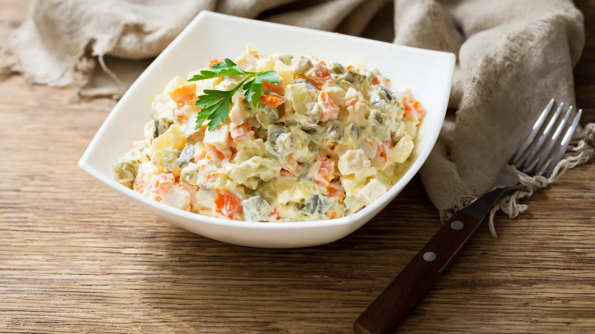 ruska salata shutterstock_1797201526-653a4a93e3e2a.webp