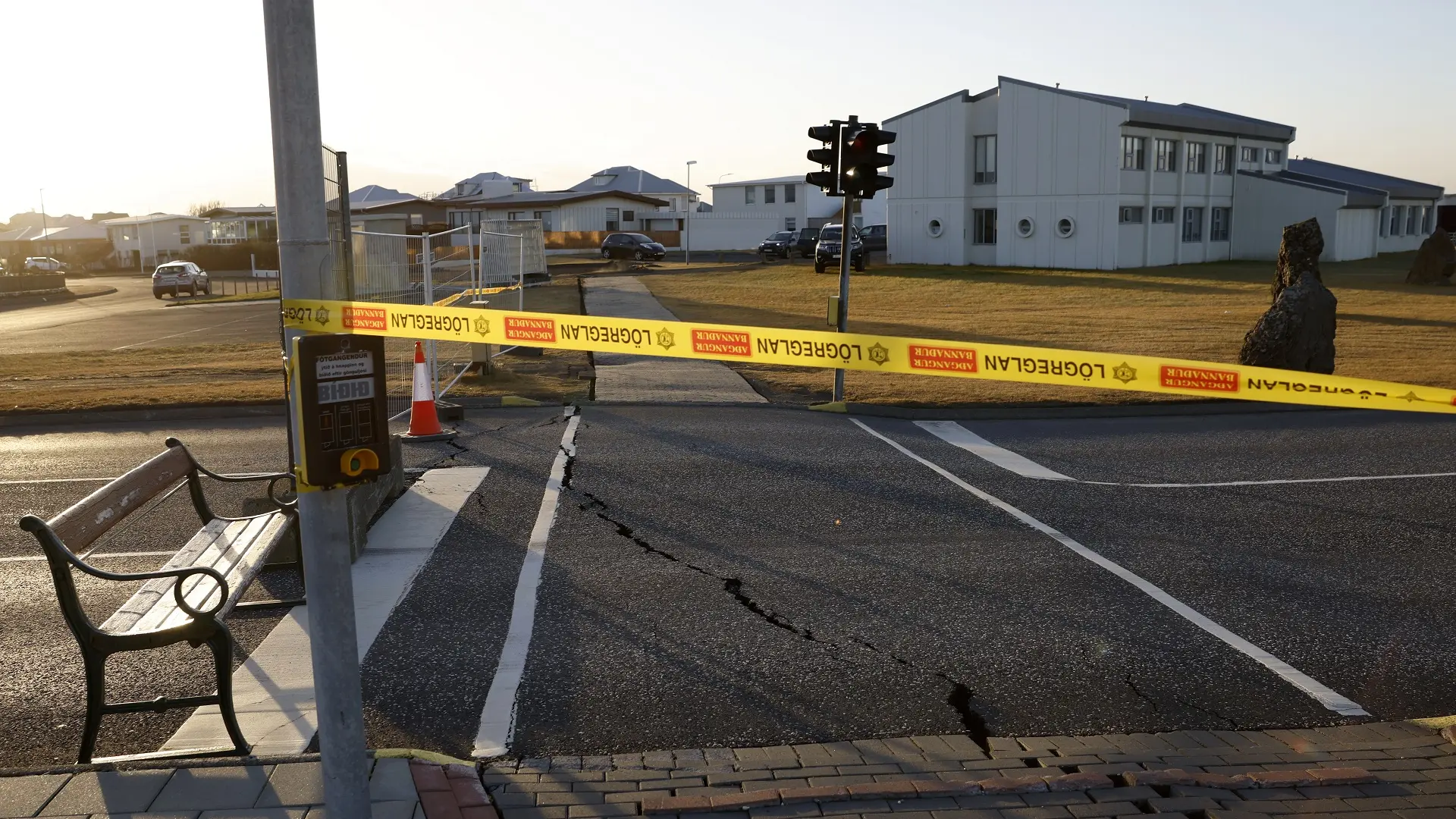 grindavik, island, strah od vulkana, zemljotres - AP Photo Brynjar Gunnarsson Tanjug-6553c30578707.webp