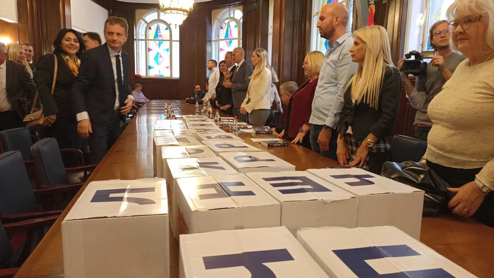 sns predaja liste rik izbori foto una-654391b973ba8.webp