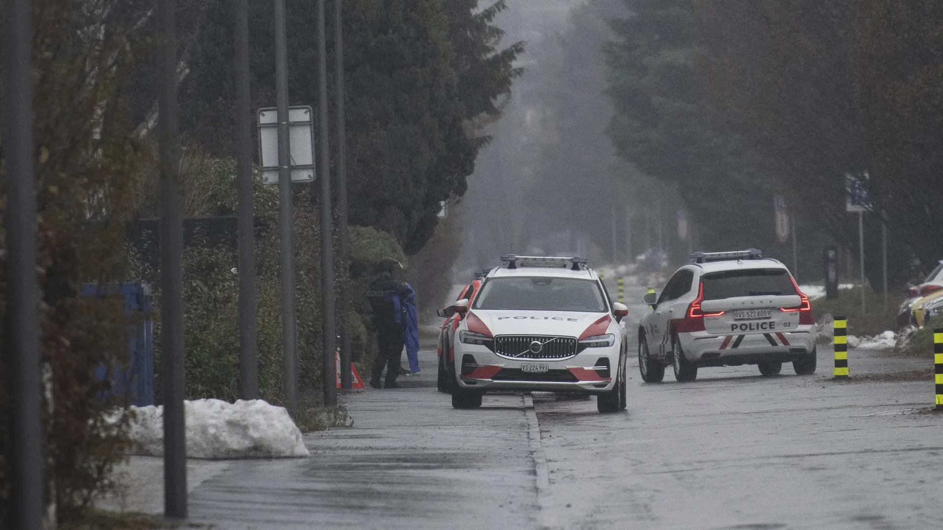 švajcarska policija, sion - 11 dec 2023 - foto Louis Dasselborne Keystone via AP Tanjug (1)-657704841936b.webp