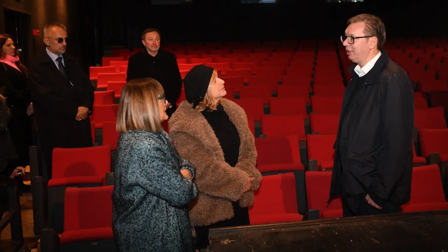 aleksandar vučić, rekonstruisanje scene bojan stupica u jugoslovenskom dramskom pozorištu, 11 dec 2023 - foto Tanjug STR-6576f8533c108.webp