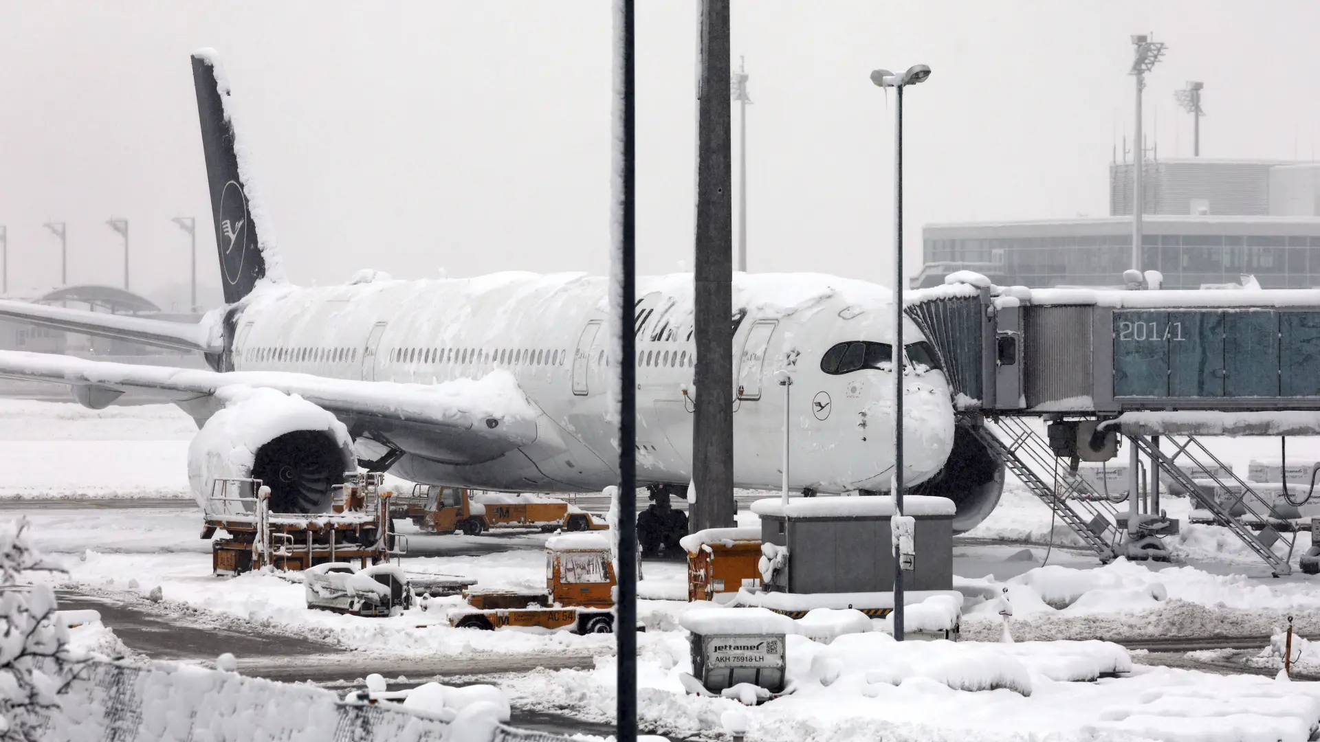 avion sneg zima nemančka tanjug ap-656c5dfeaae9d.webp