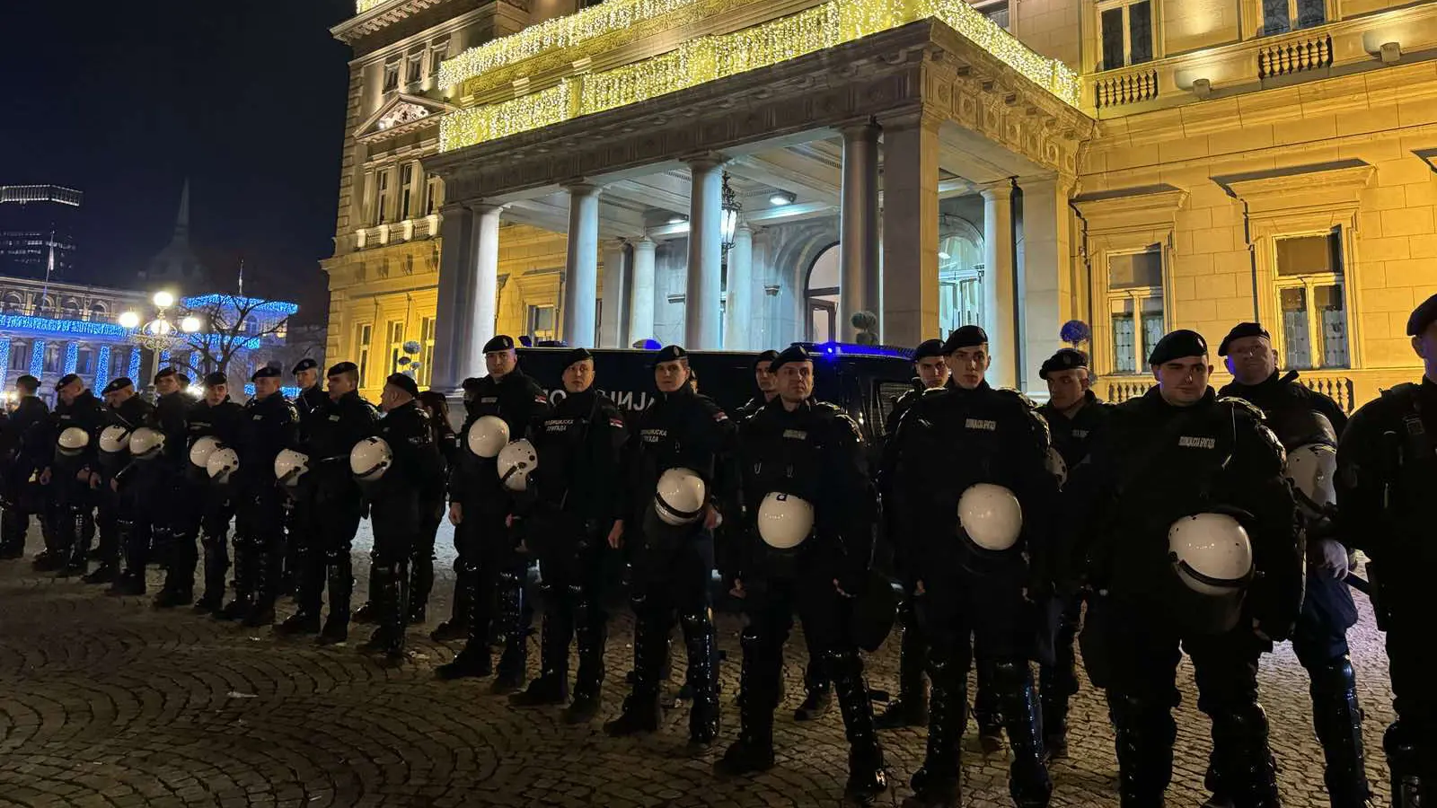 bratislav gašić u poseti policajcima, neredi srbija protiv nasilja, 25 dec 2023 - Tanjug OMK Mup Republike Srbije (9)-6589403502c0b.webp