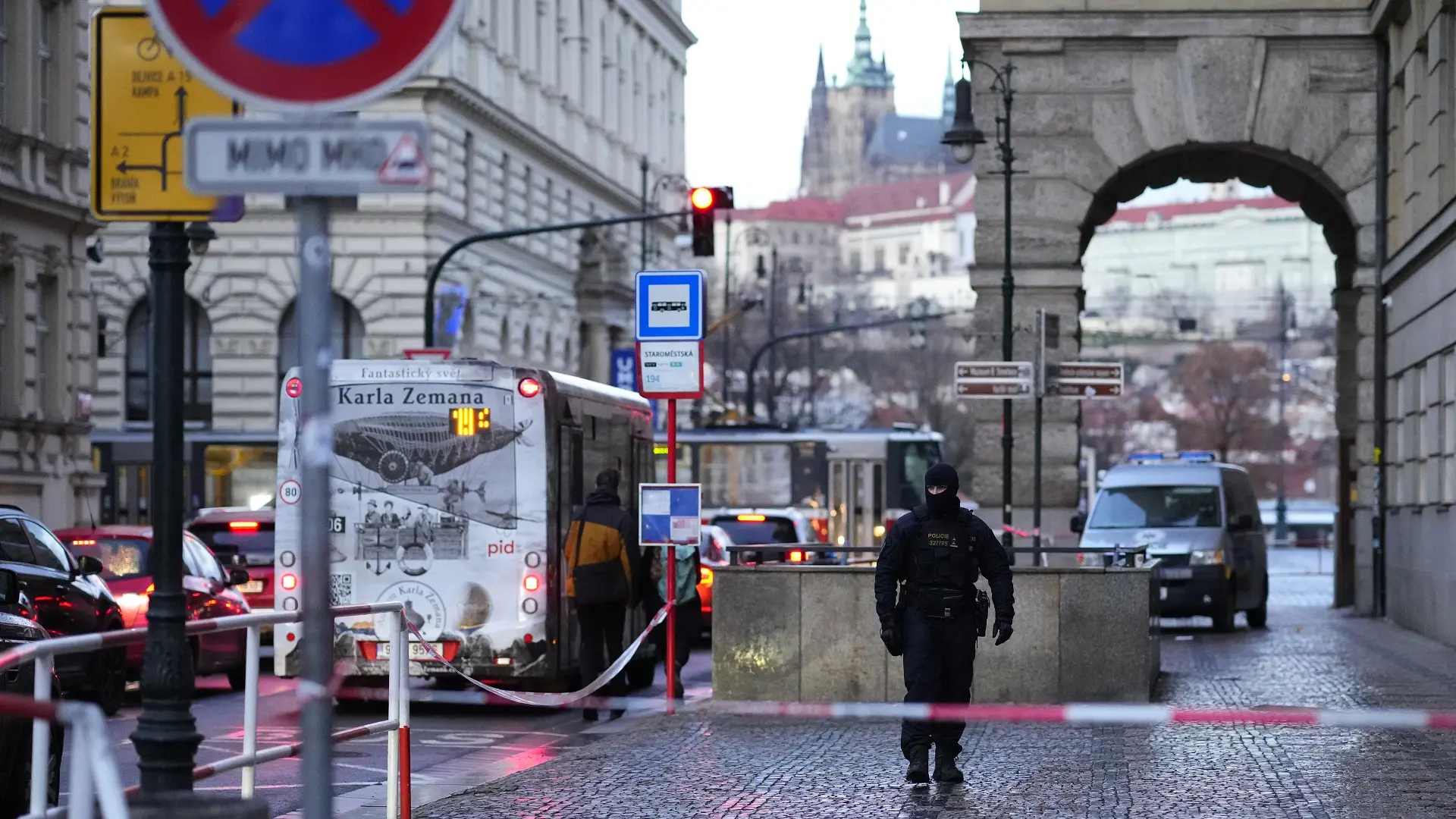 pucnjava u pragu, filozofski fakultet u pragu, prag - 22 dec 2023 - foto AP Photo Petr David Josek Tanjug (2)-6585500887ce3.webp