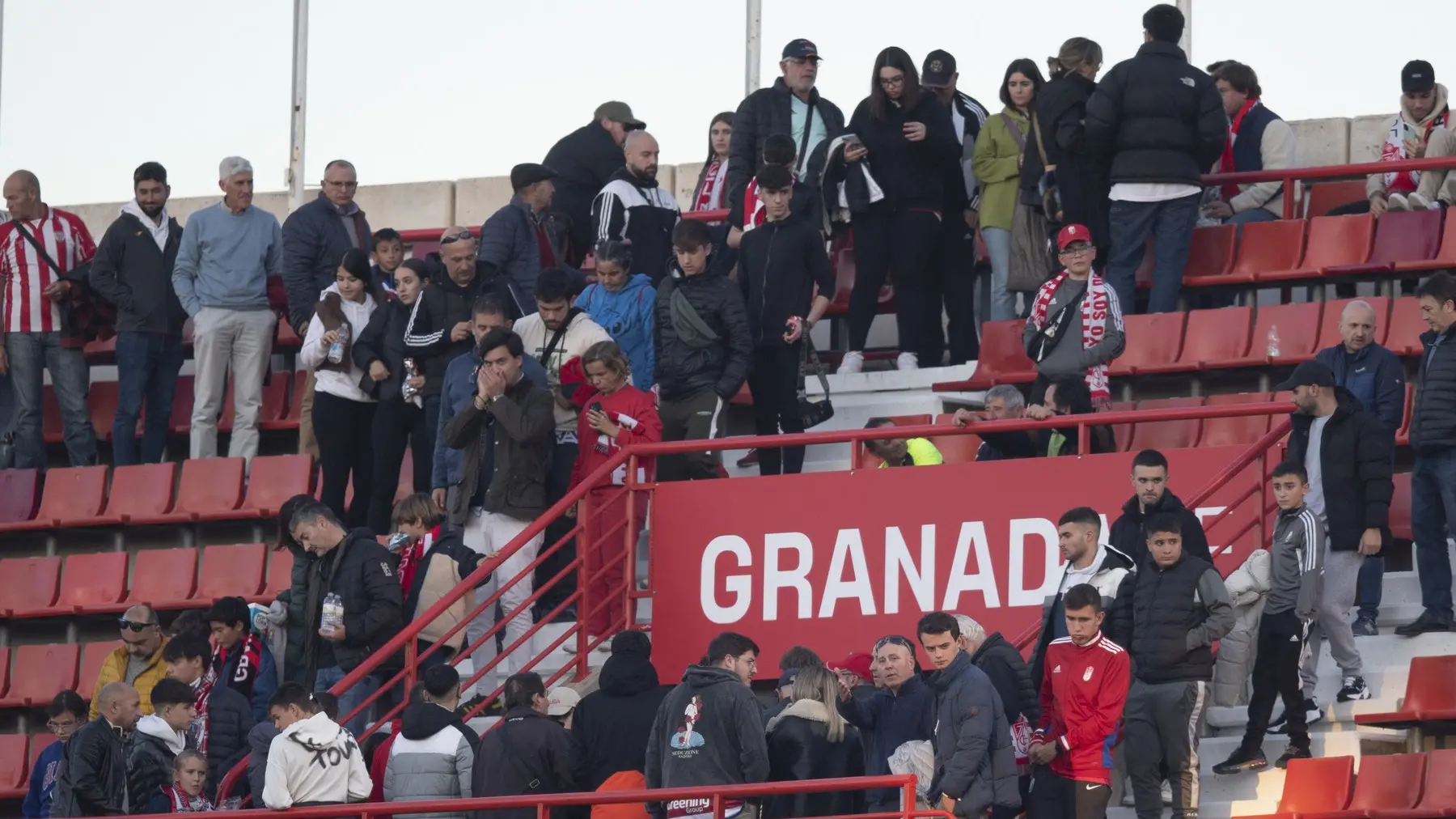 umro navijač na meču fk granada, 10 dec 2023 - fk atletik - profimedia-6575f2c92a69a.webp