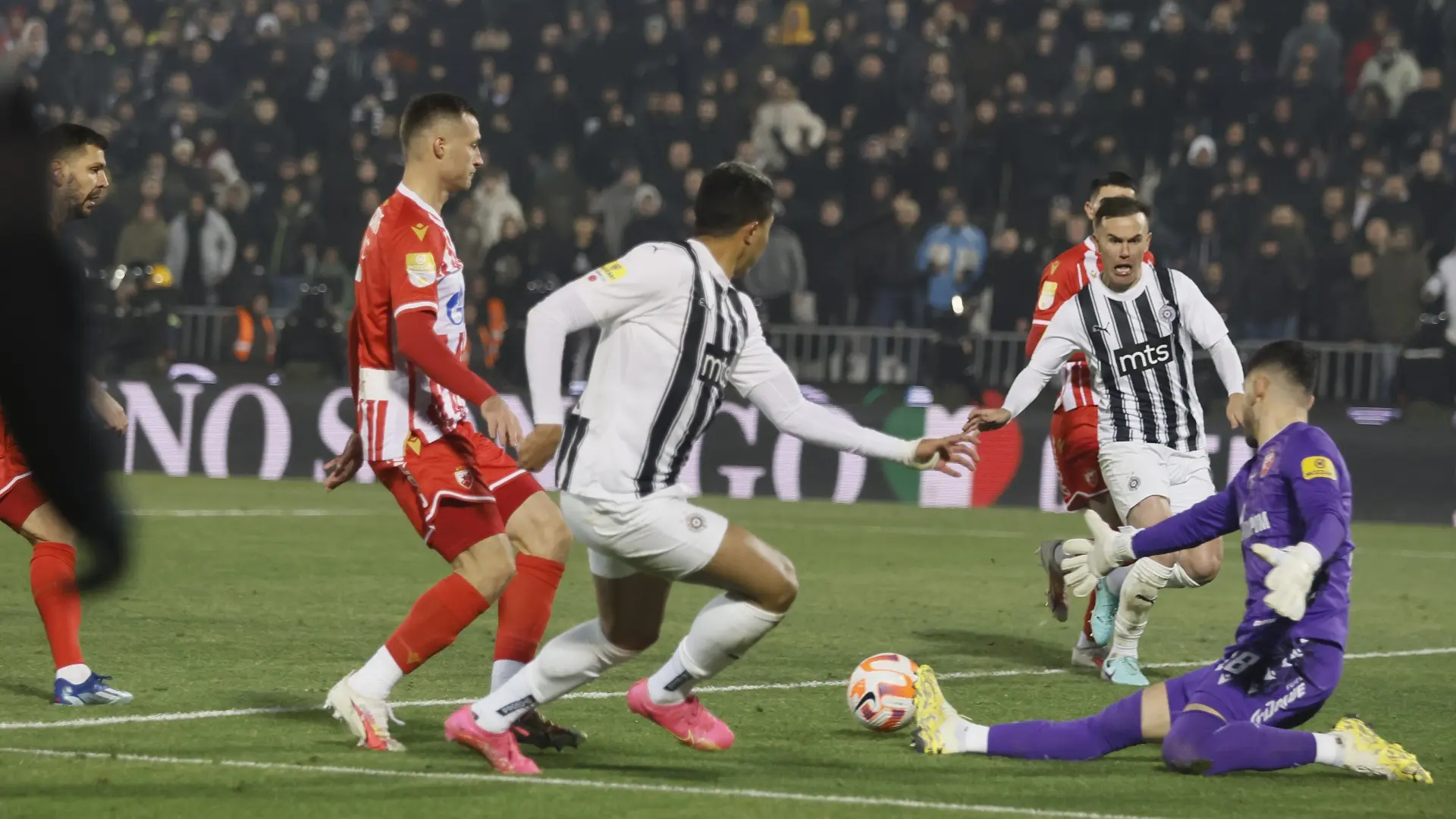 večiti derbi, fk crvena zvezda, fk partizan, 20 dec 2023 - foto Tanjug Marko Đoković (6)-658332402563e.webp