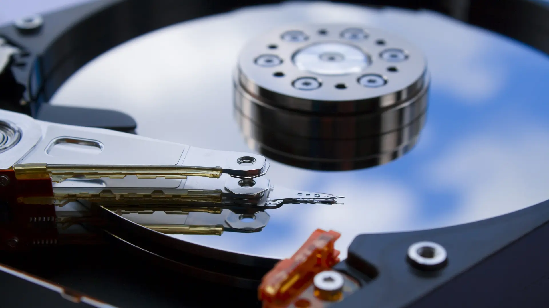 hard disk - shutterstock-65ae39693746d.webp