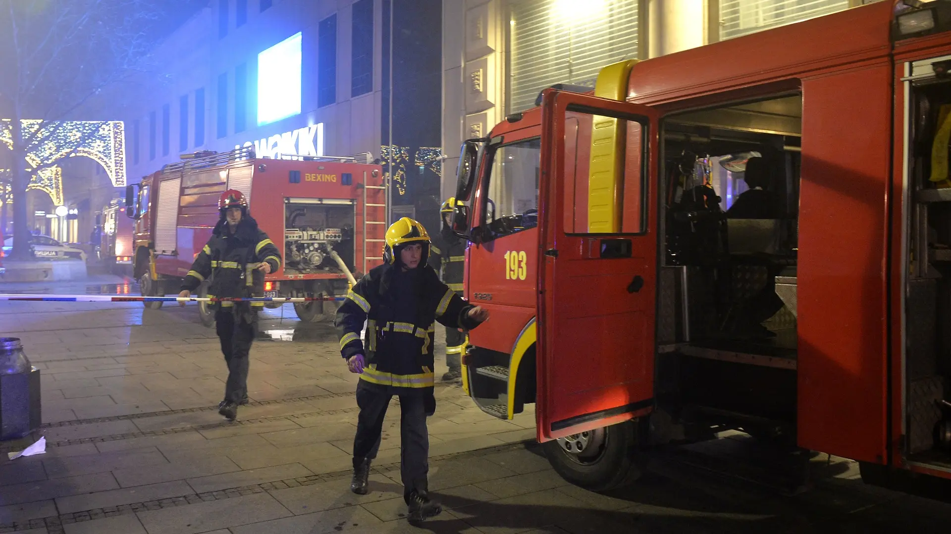 lokalizovan požar u knez mihailovoj, vaikiki - 25 jan 2024 - foto Tanjug Rade Prelić (2)-65b2c28cb58c4.webp