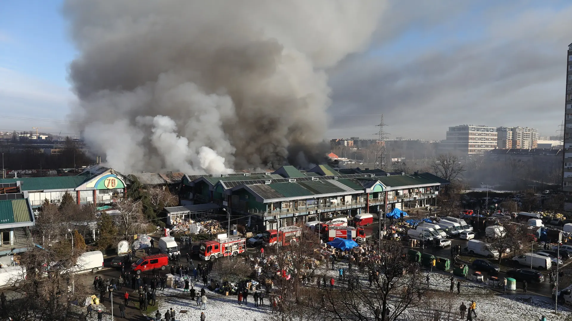 požar u kineskom tržnom centru u bloku 70, kineski tržni centar blok 70 - 24 jan 2024 - foto Sasa Dzambic ATAImages (1)-65b0d9d5d148f.webp