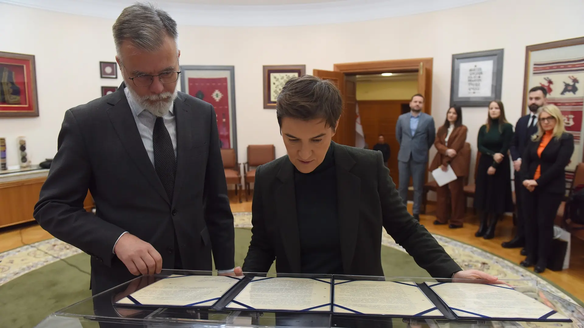 primopredaja hitlerove direktive br 25, ana brnabić, dejan ristić - foto Tanjug Vlada Republike Srbije Peđa Vučković (3)-65b122ba12655.webp