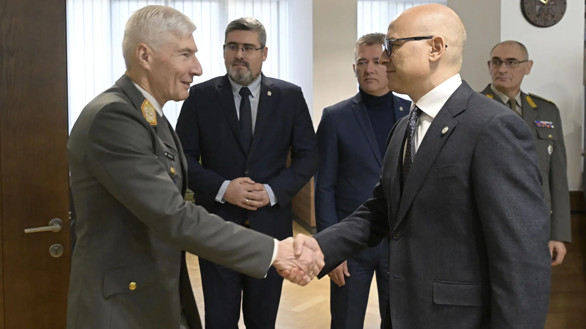 general robert briger, miloš vučević - 1 feb 2024 - foto Tanjug Ministarstvo odbrane i Vojske Srbije-65bbada34410e.webp