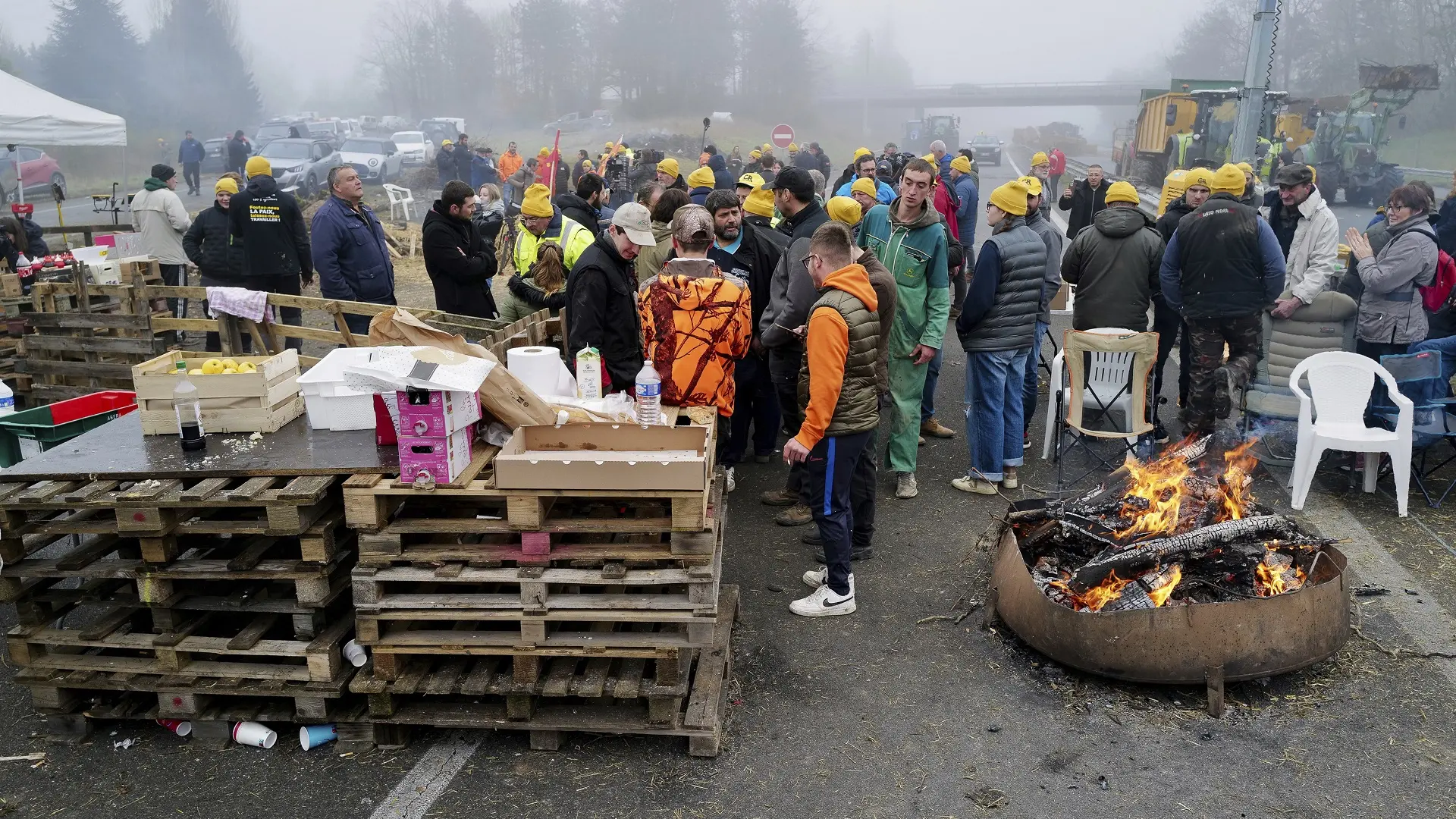 protesti francuskih poljoprivrednika, francuska, poljoprivrednici - 27 jan 2024 - AP Photo Fred Scheiber Tanjug-65bbabab2c4fa.webp