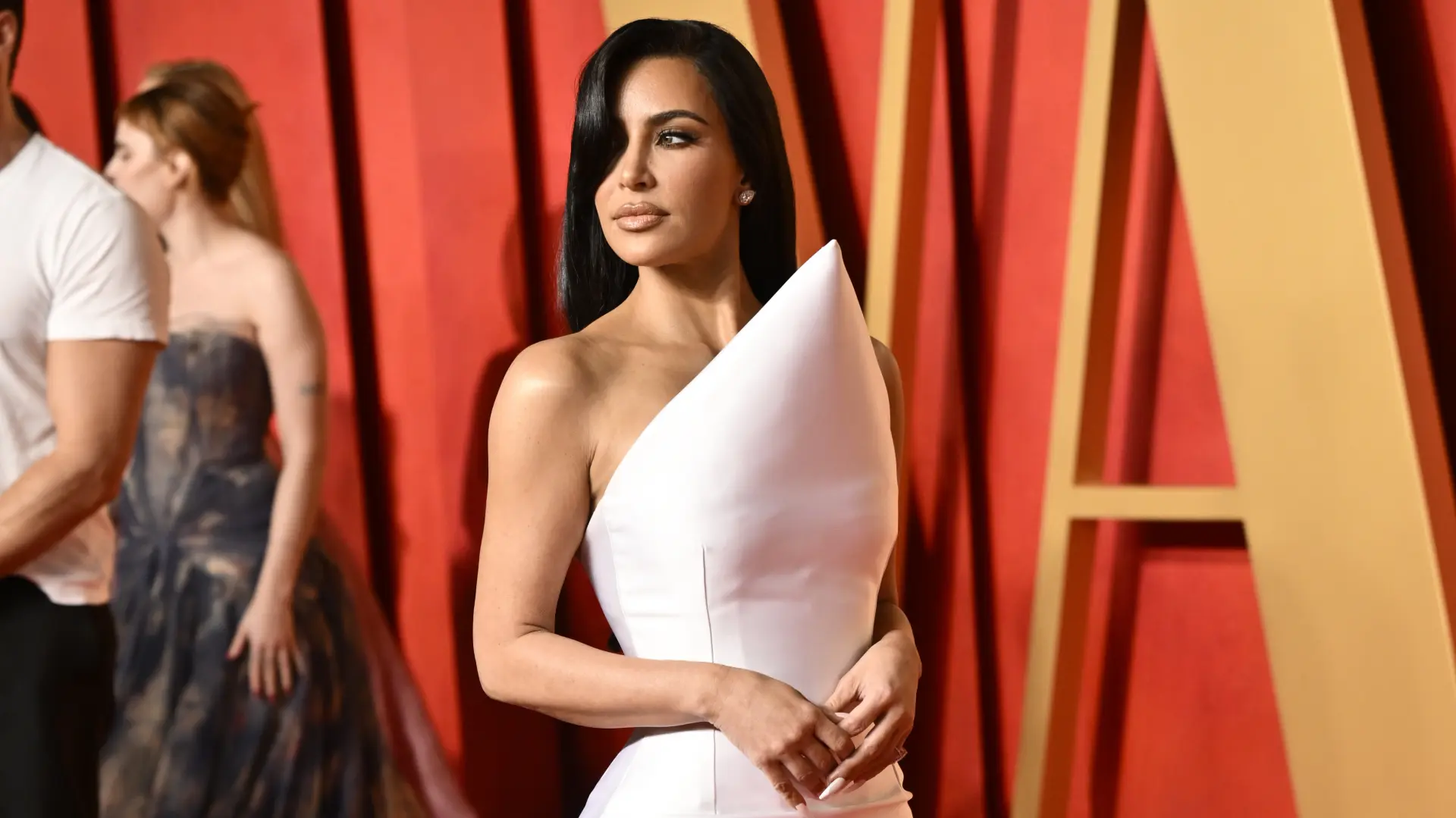 Kim Carda Kim Kardašijan prekršila pravilo na venčanju milijardera: Stajlingom ...