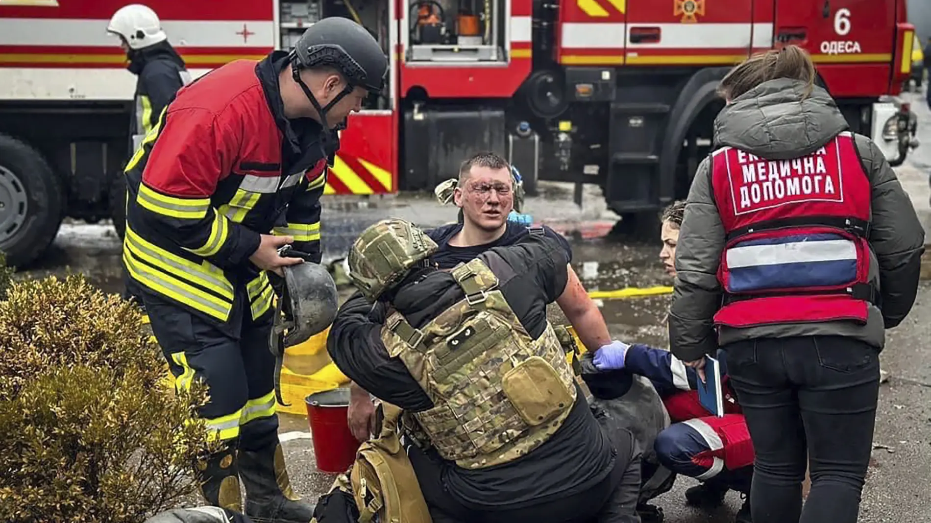 odesa, ruski raketni napad na odesu, rat u ukrajini, ukrajina, 15 mart 2024 - foto AP Photo Victor Sajenko Tanjug (3)-65f44ba2a59bc.webp