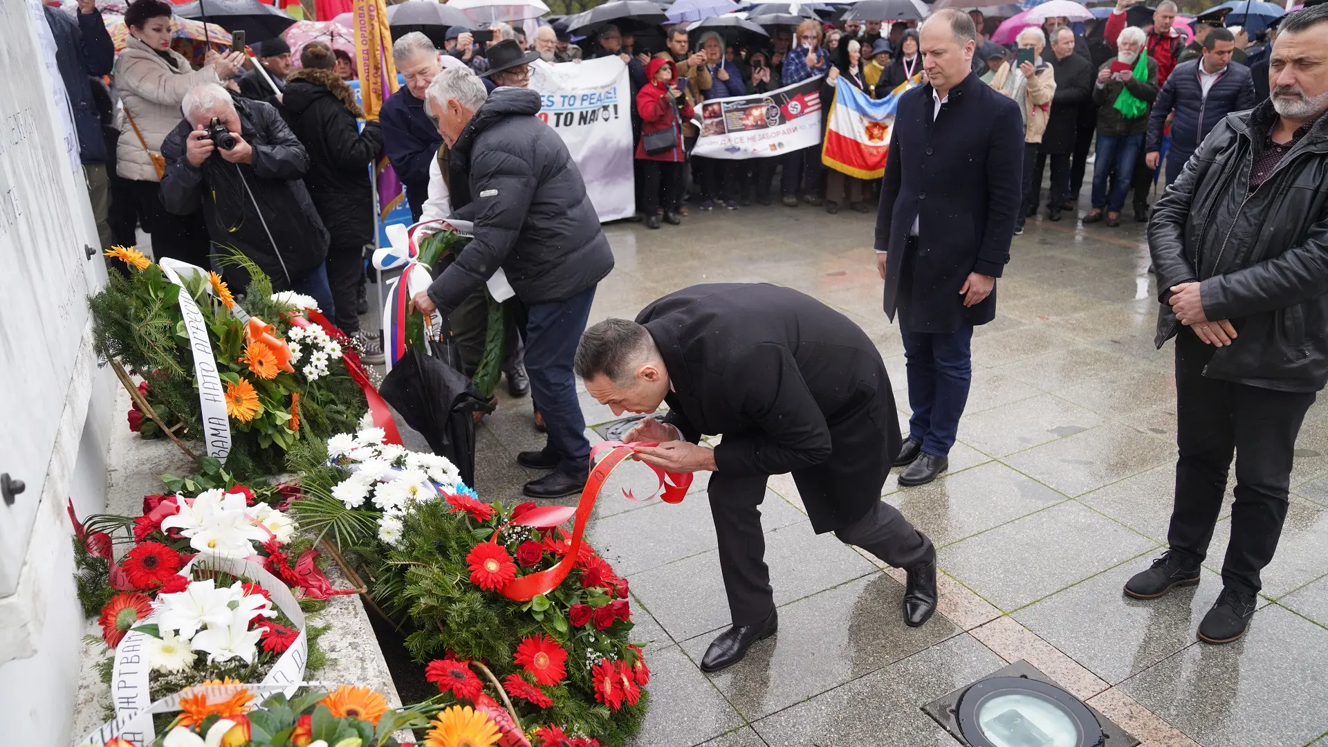 polaganje venaca, spomenik večna vatra - 24 mart 2024 - foto Tanjug Nemanja Jovanović-6600392d9f2b6.webp