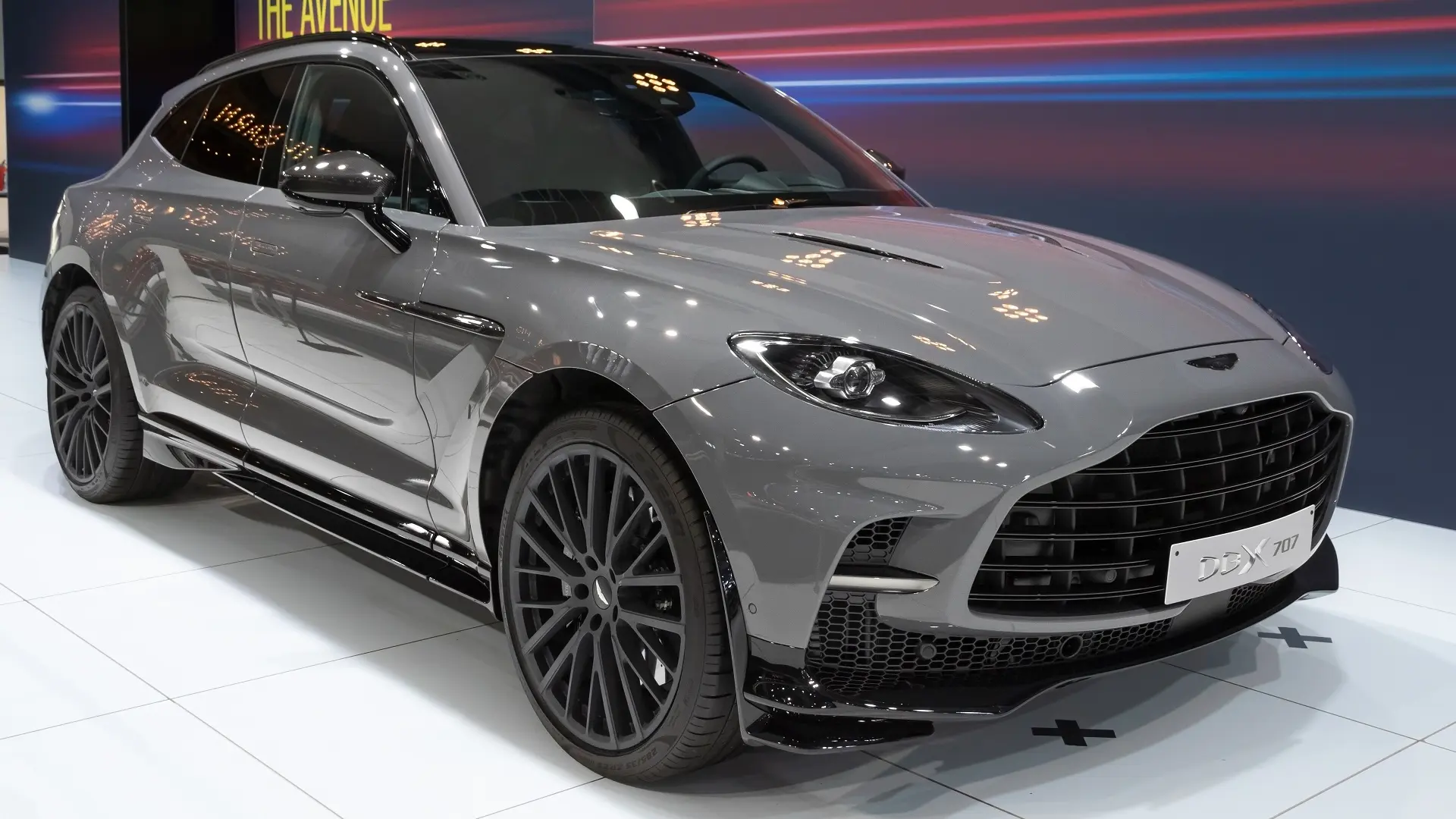 aston martin suv DBX 707 - shutterstock-662b9e0fe8dfc.webp