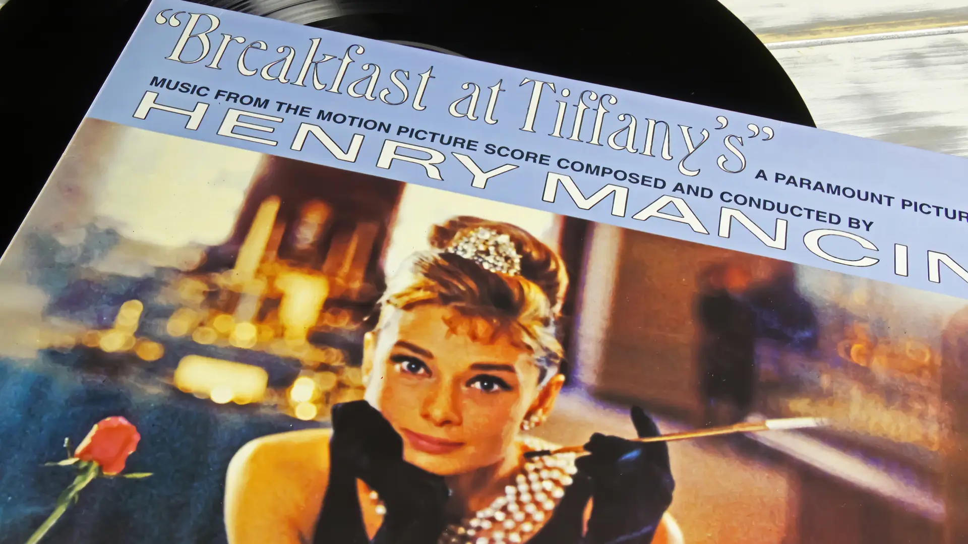 doručak kod tifanija shutterstock_2270281819-661261453a4f9.webp