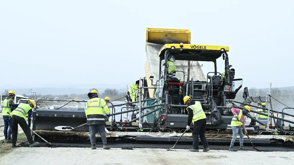 moravski koridor, radovi na putu, putari, radnici, mašine asfalt, auto-put, brza saobraćajnica 29 mart 2024 - foto Tanjug Ministarstvo građevinarstva, saobraćaja i infrastrukture Predrag Mitić (1)-662790d4d2297.webp