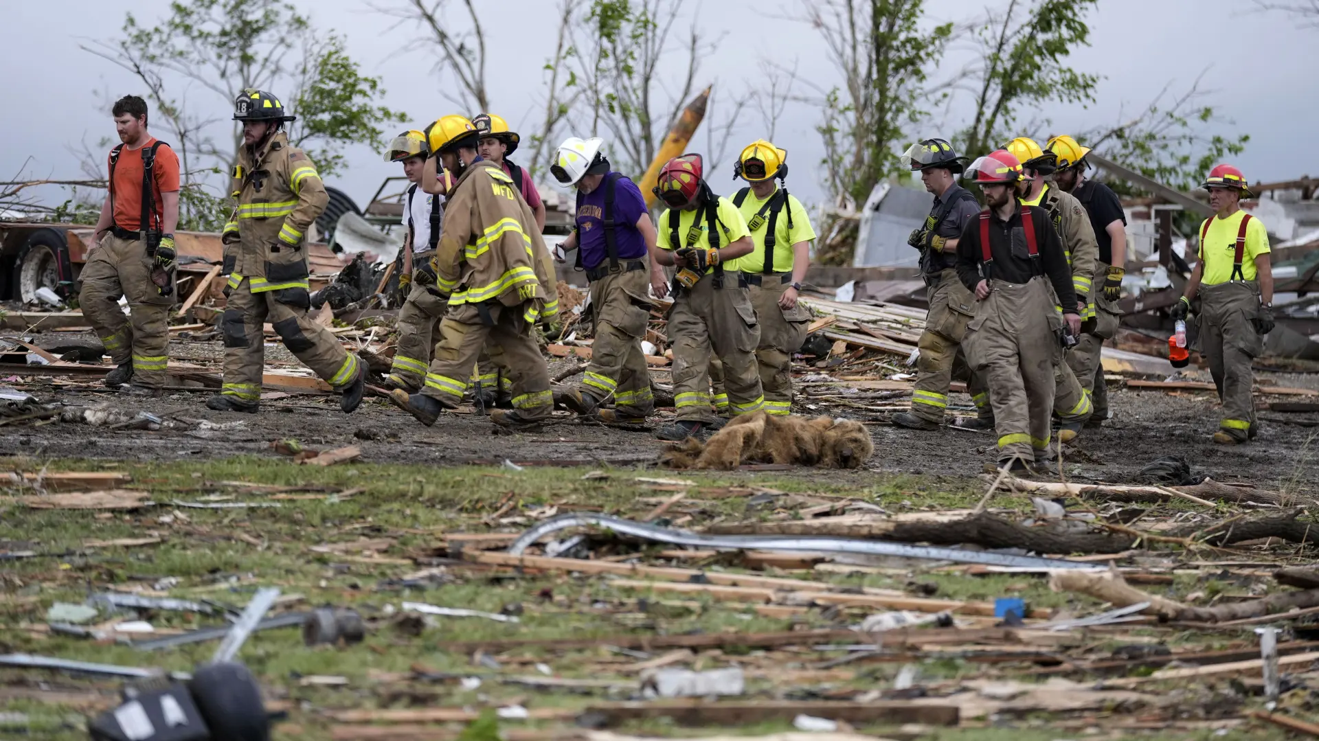 Tan2024-05-2205102369_4 ajova tornado AP PhotoCharlie Neibergall-664ef34a06682.webp