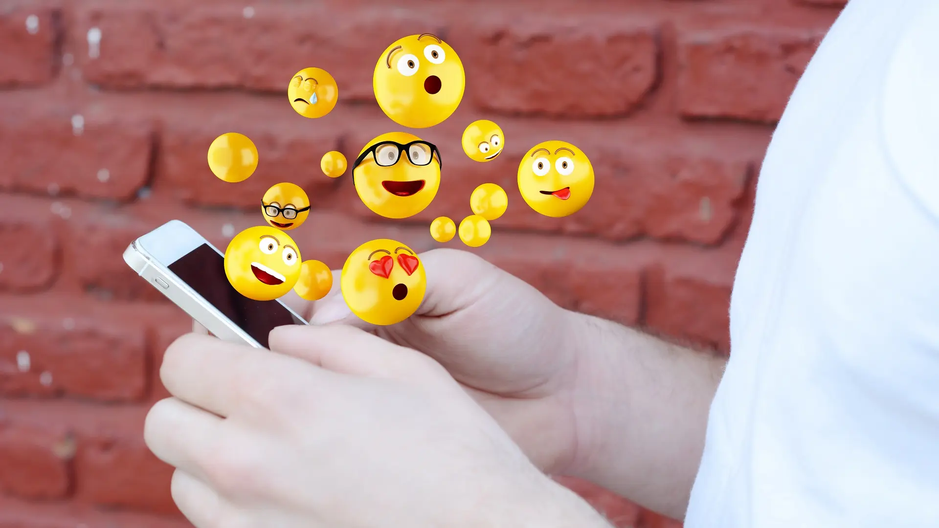 emodžis, emojis, emotikoni - shutterstock-66372e5fd07e4.webp