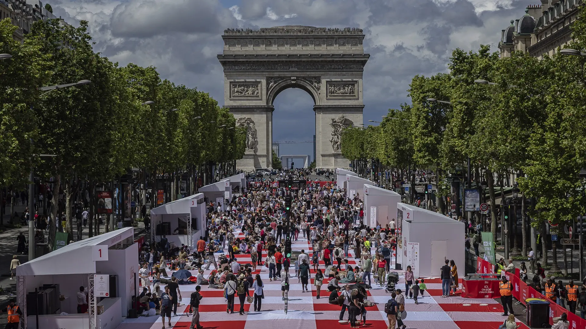 pariz, jelisejska polja, besplatni piknik na jelisejskim poljima - 26 maj 2024 - AP Photo Aurelien Morissard Tanjug-665378f3970e1.webp