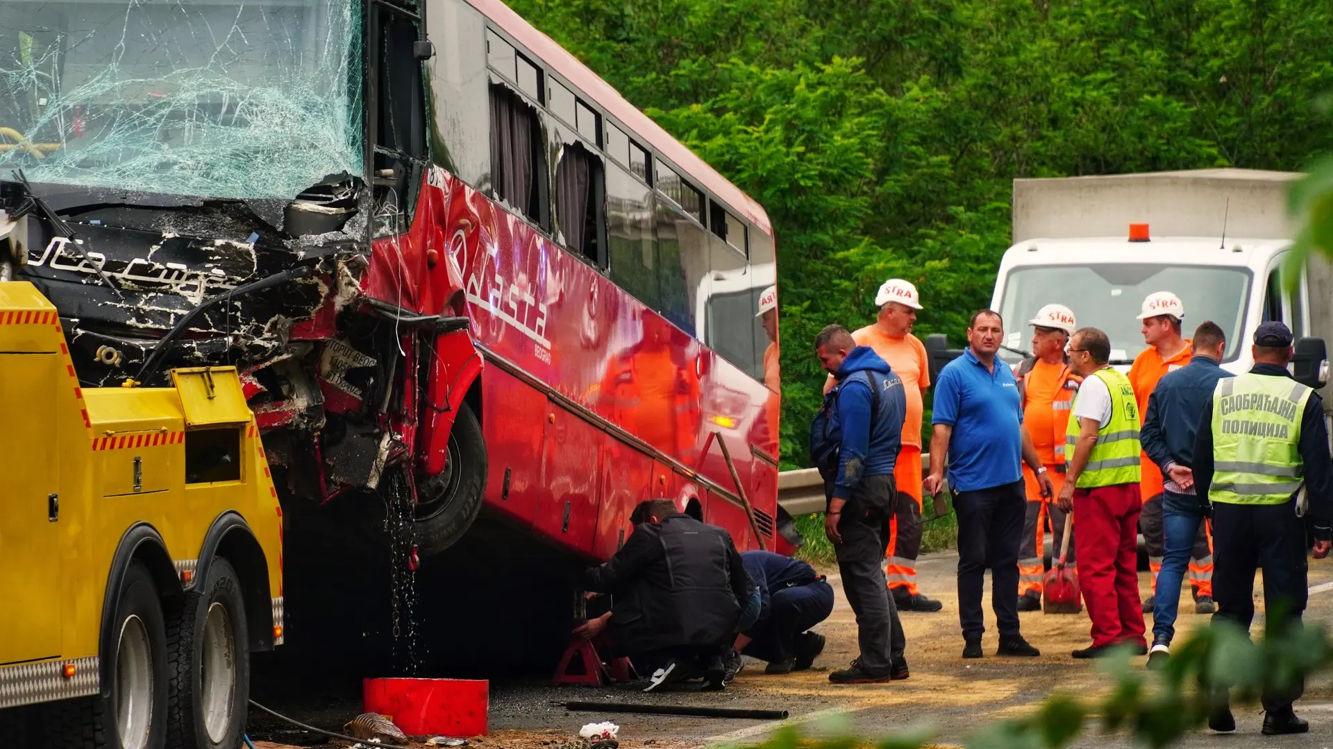 saobraćajna nesreća kod mladenovca, sudar džipa i autobusa - 29 maj 2024 - TANJUG VLADIMIR ŠPORČIĆ (3)-6656e080efc7c.webp