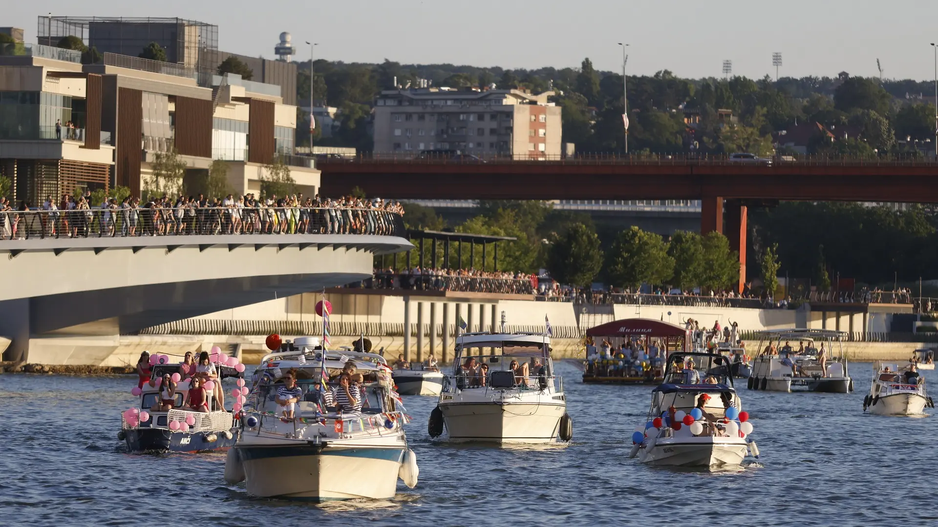 19. beogradski karneval brodova, beograd - 15 jun 2024 - foto TANJUG MARKO ĐOKOVIĆ (2)-666de4ae4adbe.webp