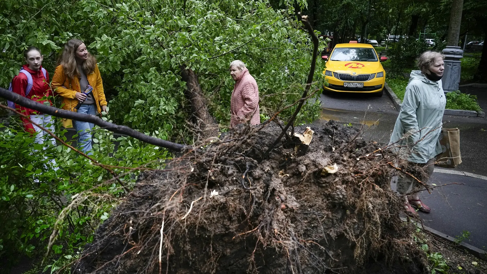 Moskva, nevreme - 20 jun 2024 - foto AP Photo Alexander Zemlianichenko Tanjug-6674631f20b47.webp